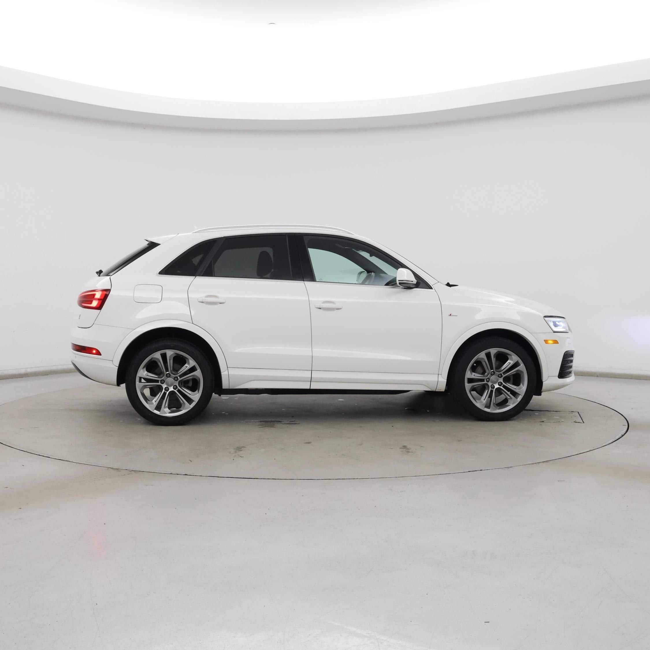 Thumbnail: 2018 Audi Q3 - 7