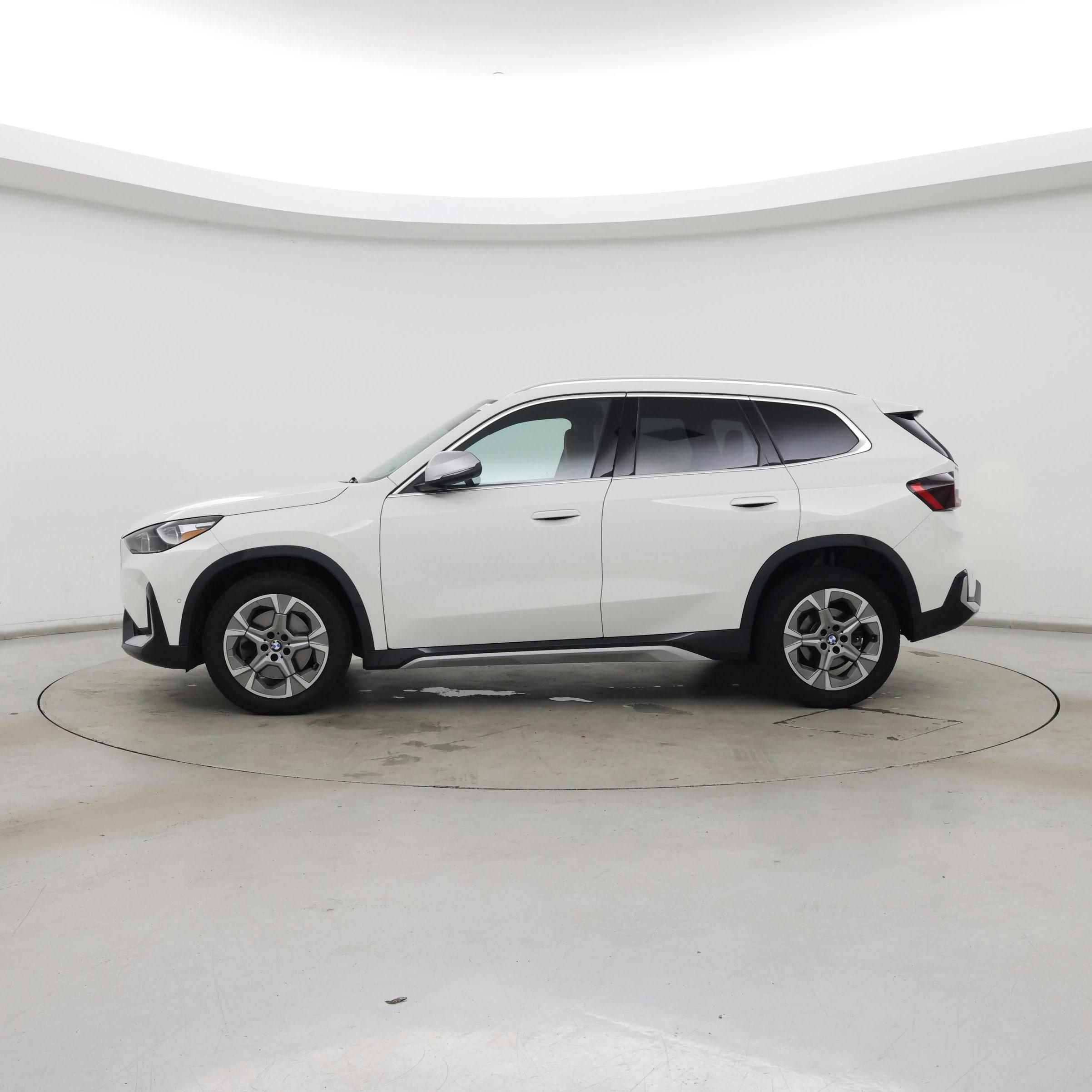 Thumbnail: 2023 BMW X1 - 3