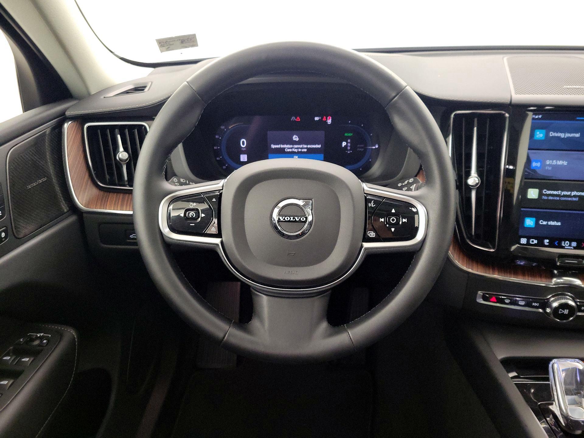 Thumbnail: 2023 Volvo XC60 - 10