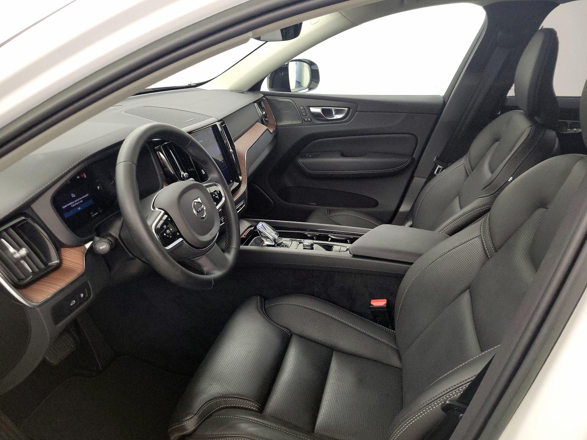 Thumbnail: 2023 Volvo XC60 - 11