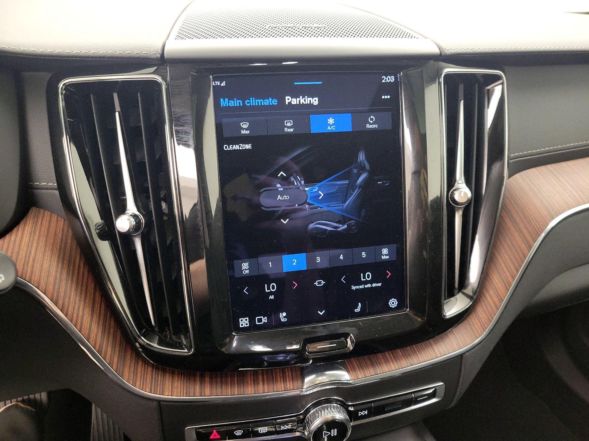 Thumbnail: 2023 Volvo XC60 - 16