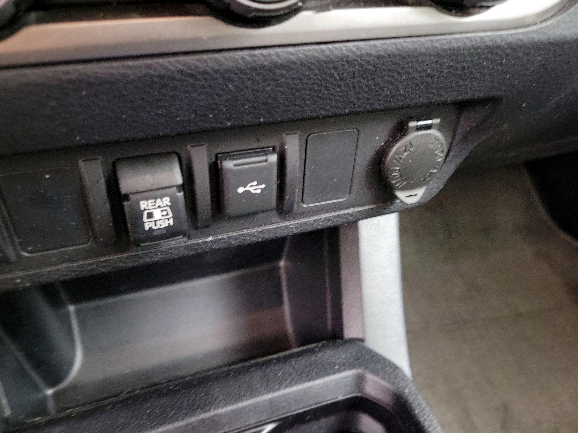 Thumbnail: 2022 Toyota Tacoma - 18