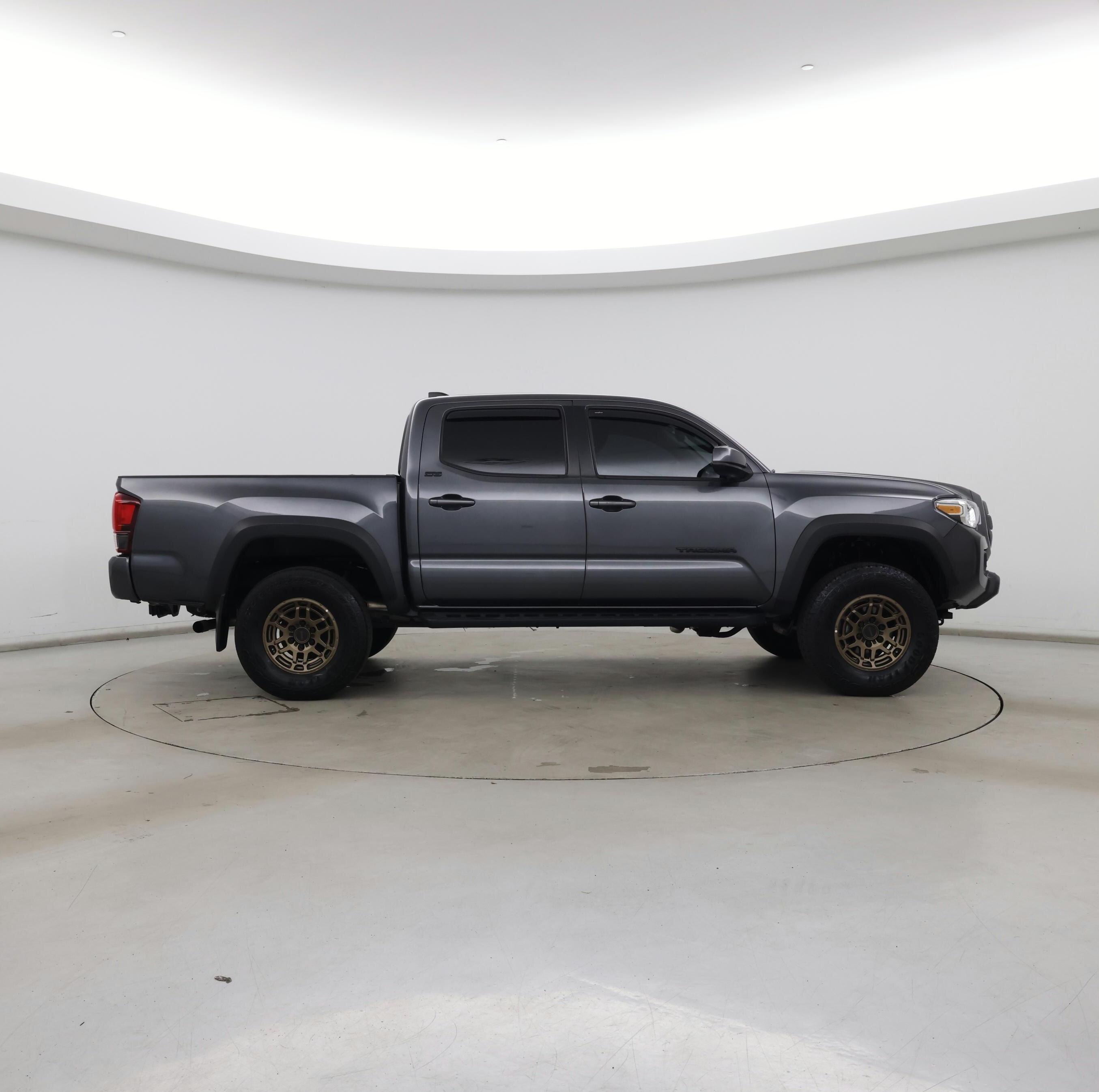 Thumbnail: 2023 Toyota Tacoma - 7