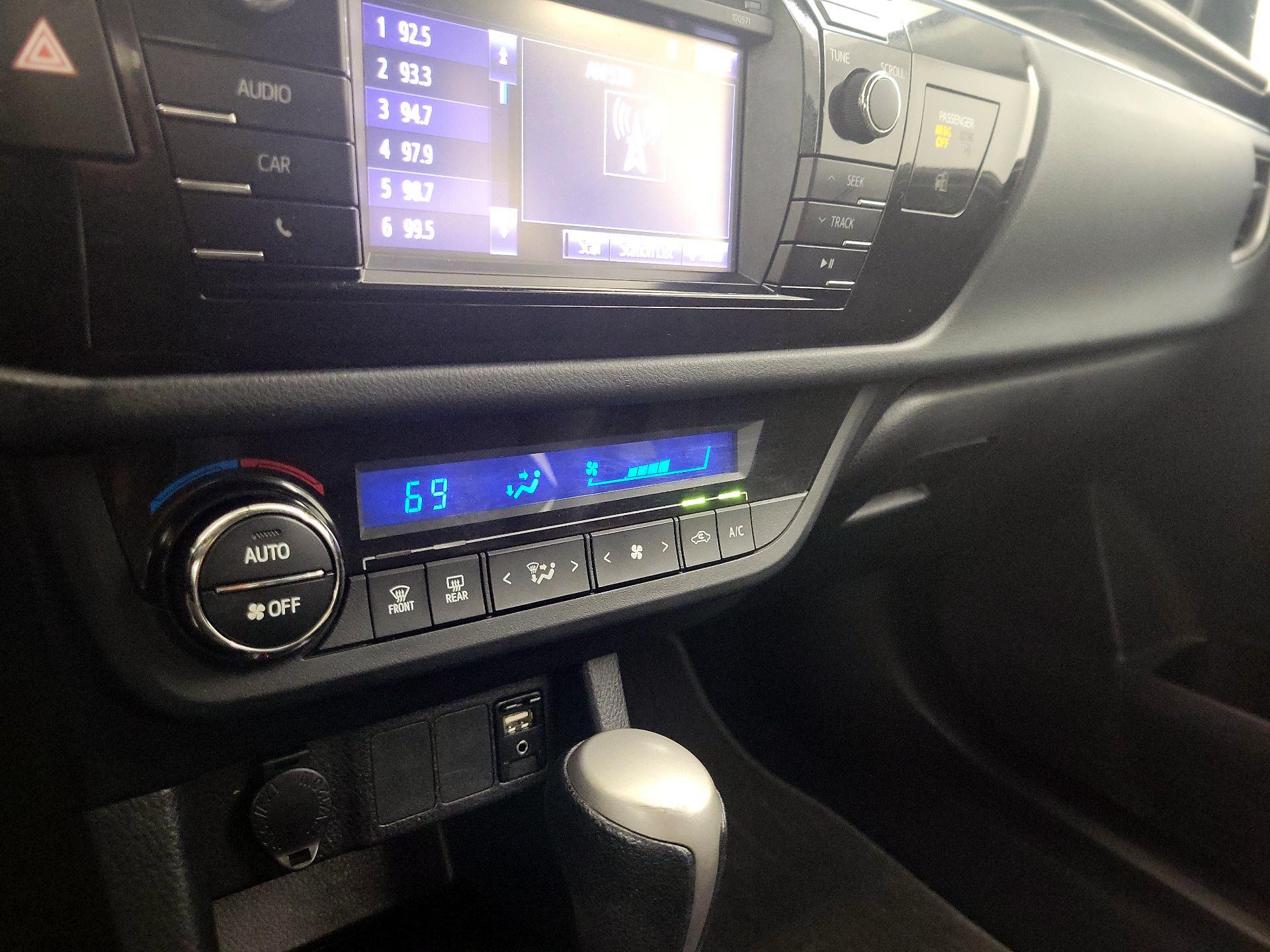 Thumbnail: 2016 Toyota Corolla - 16