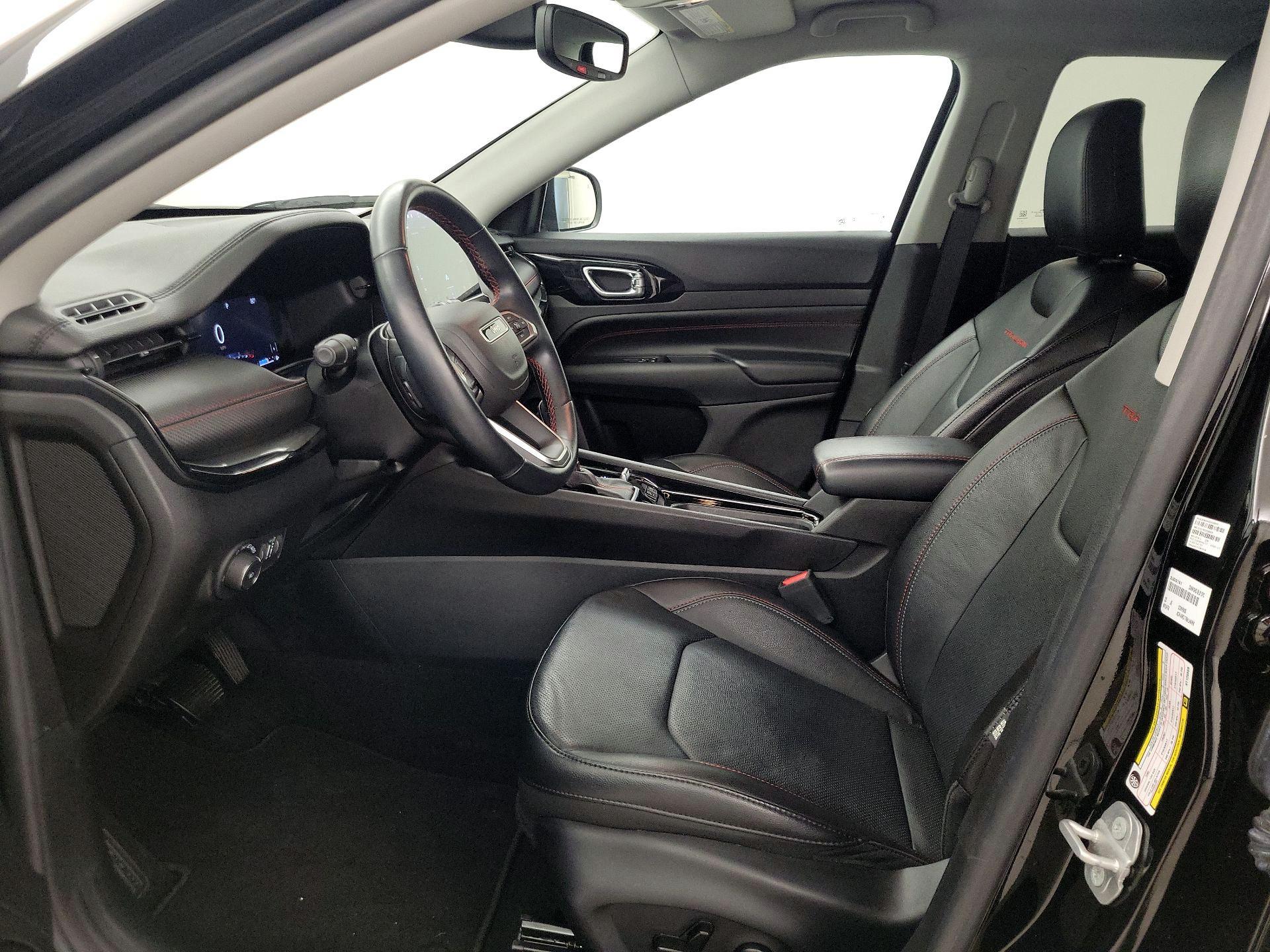 Thumbnail: 2022 Jeep Compass - 11
