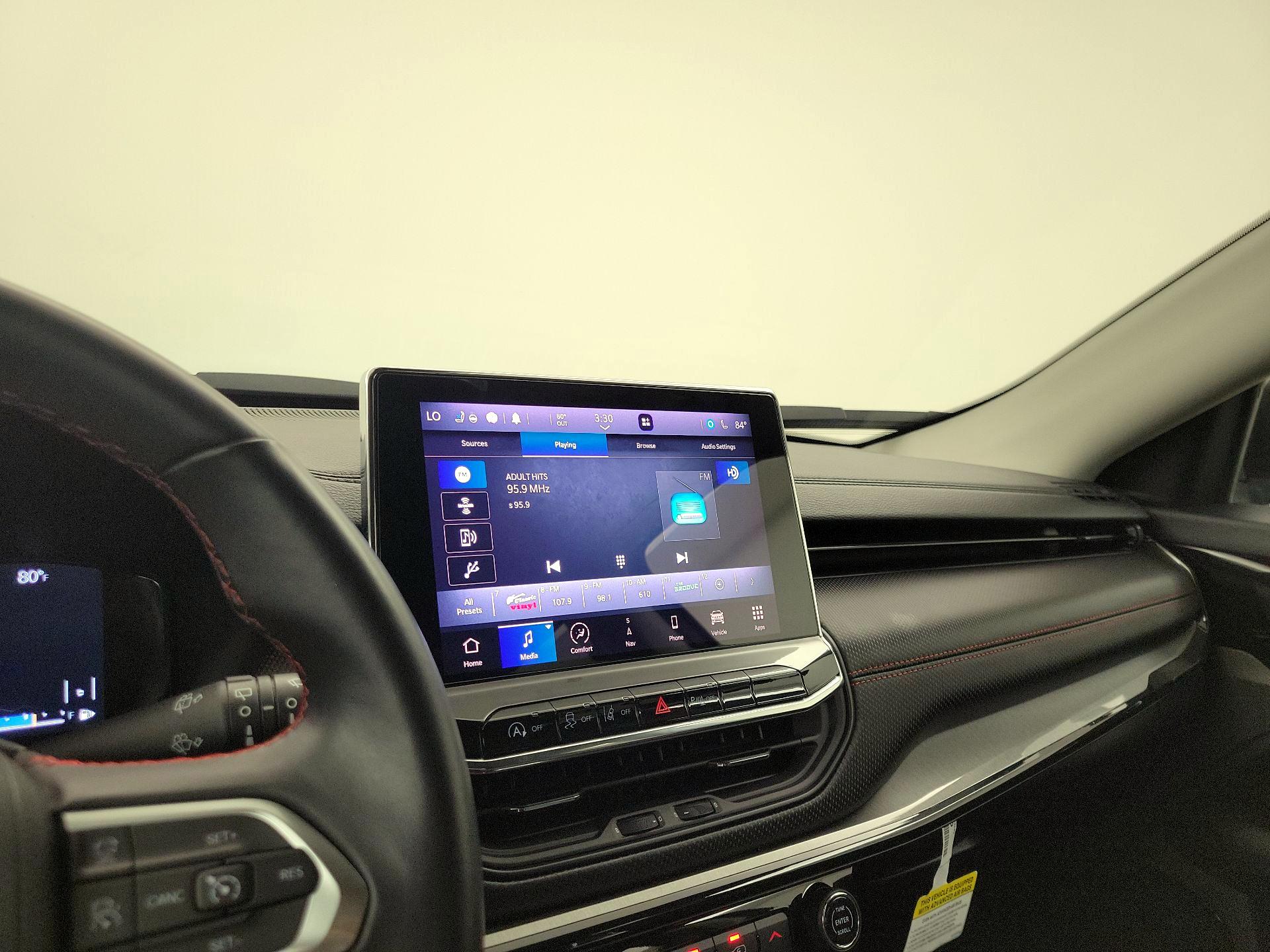 Thumbnail: 2022 Jeep Compass - 16
