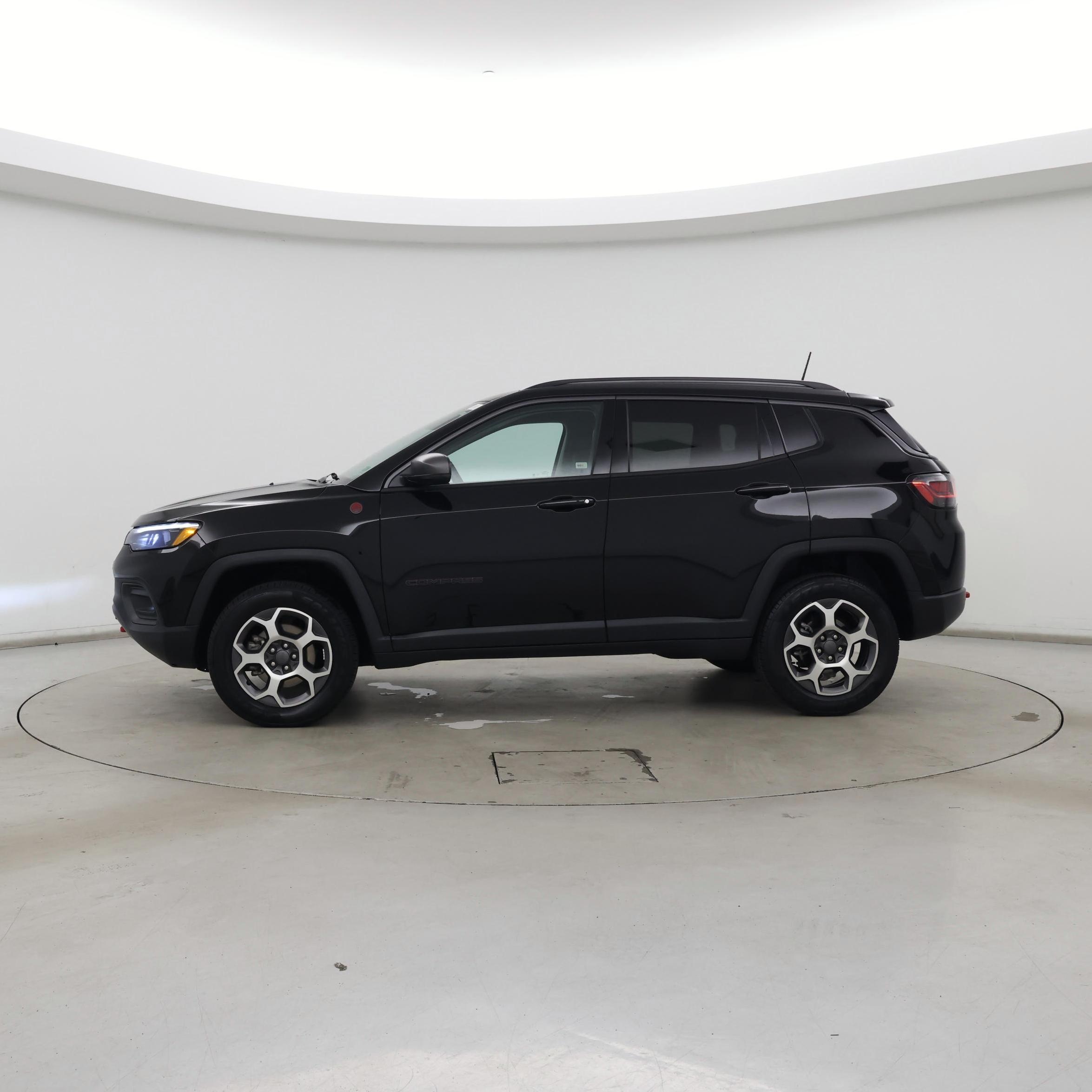 Thumbnail: 2022 Jeep Compass - 3