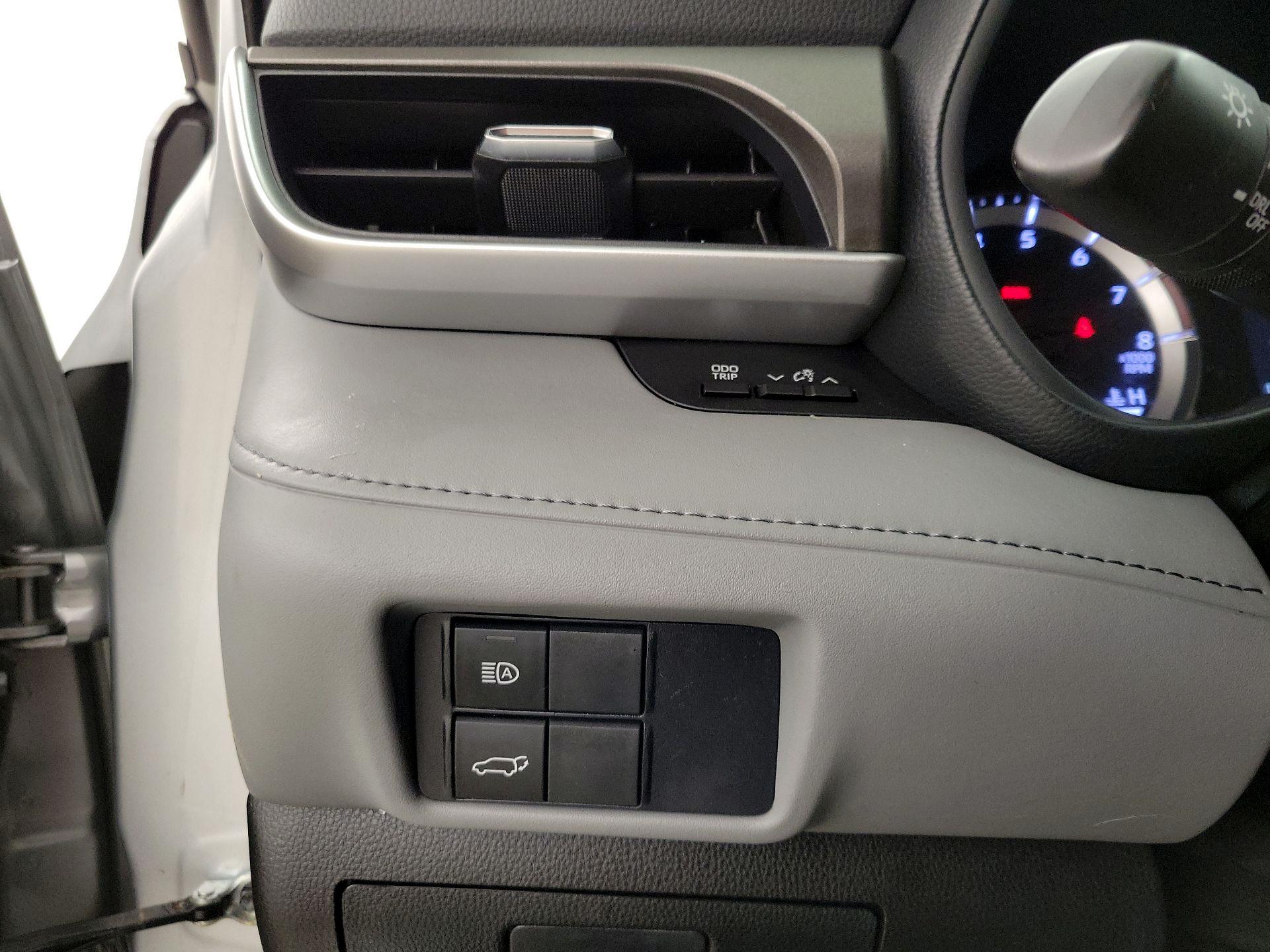 Thumbnail: 2021 Toyota Highlander - 13