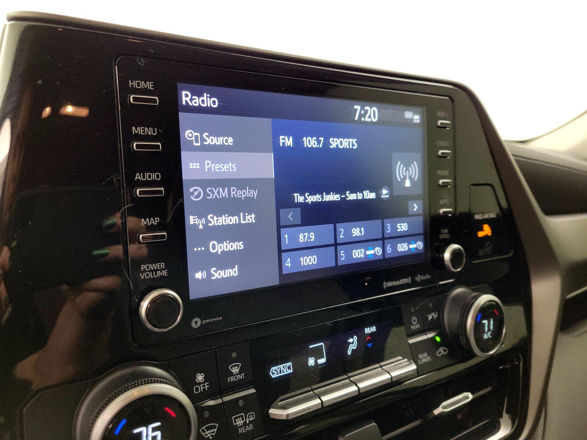 Thumbnail: 2021 Toyota Highlander - 15