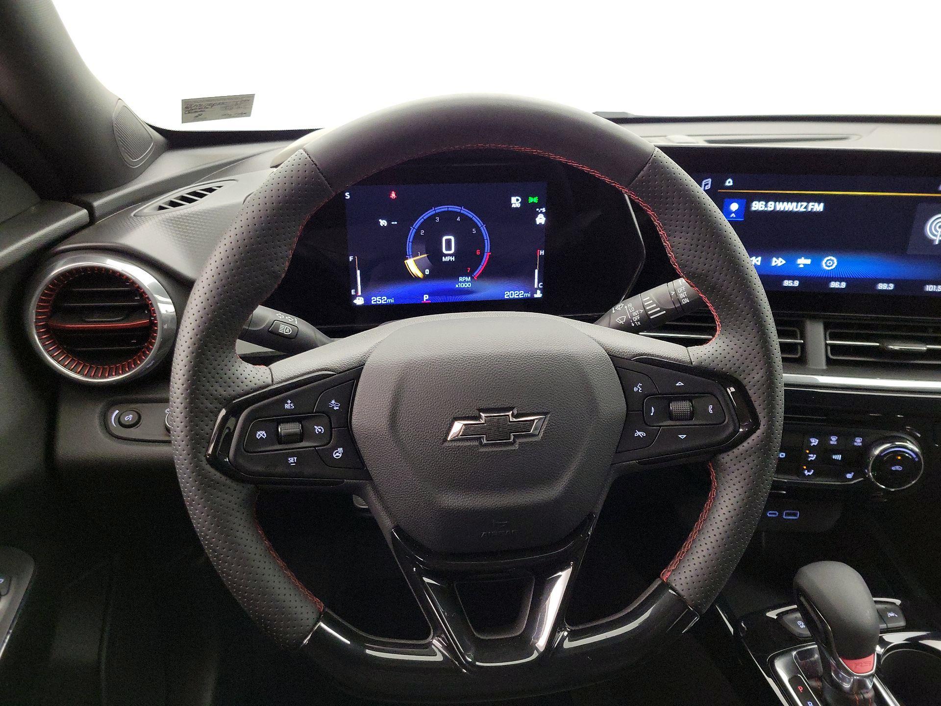 Thumbnail: 2025 Chevrolet Trax - 10
