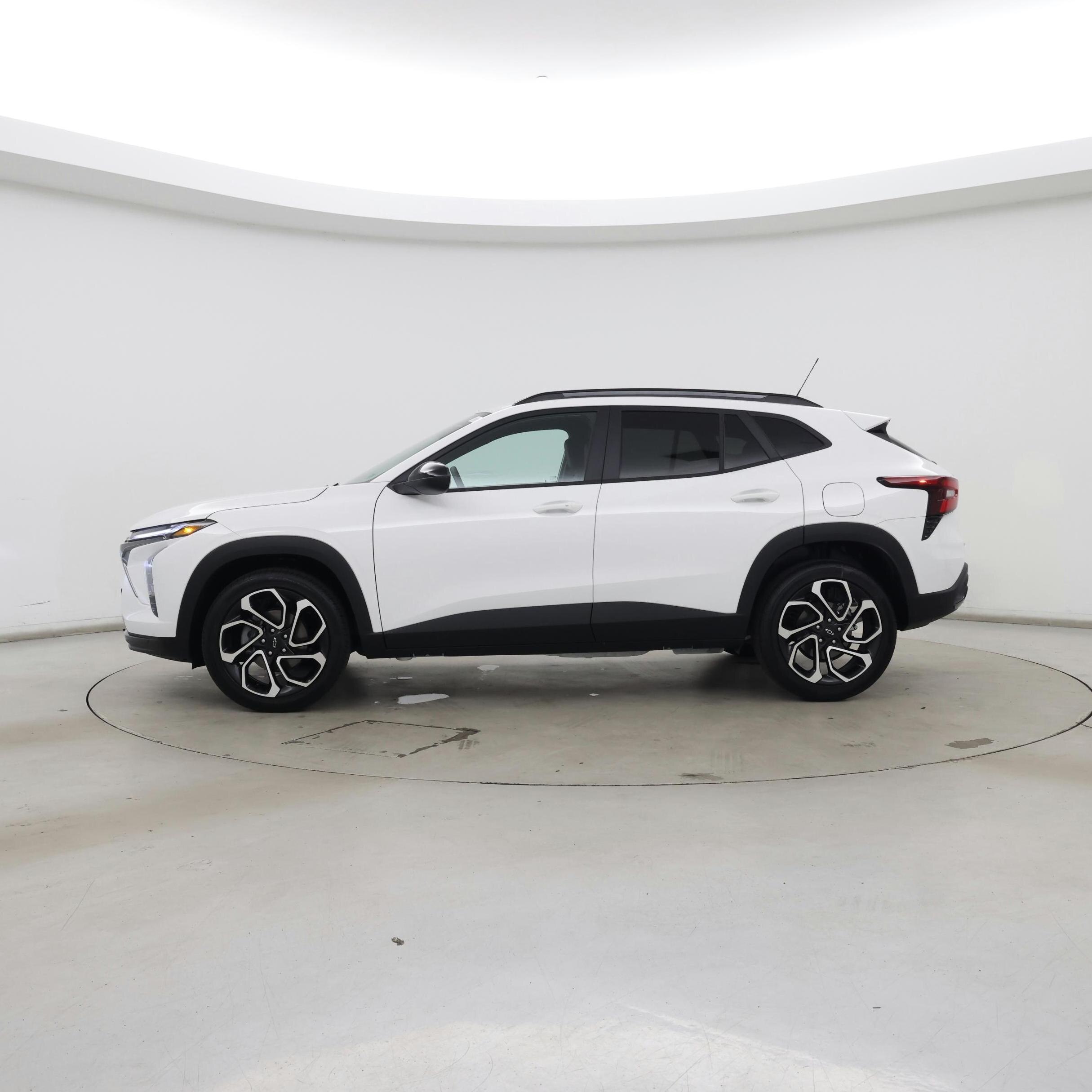 Thumbnail: 2025 Chevrolet Trax - 3