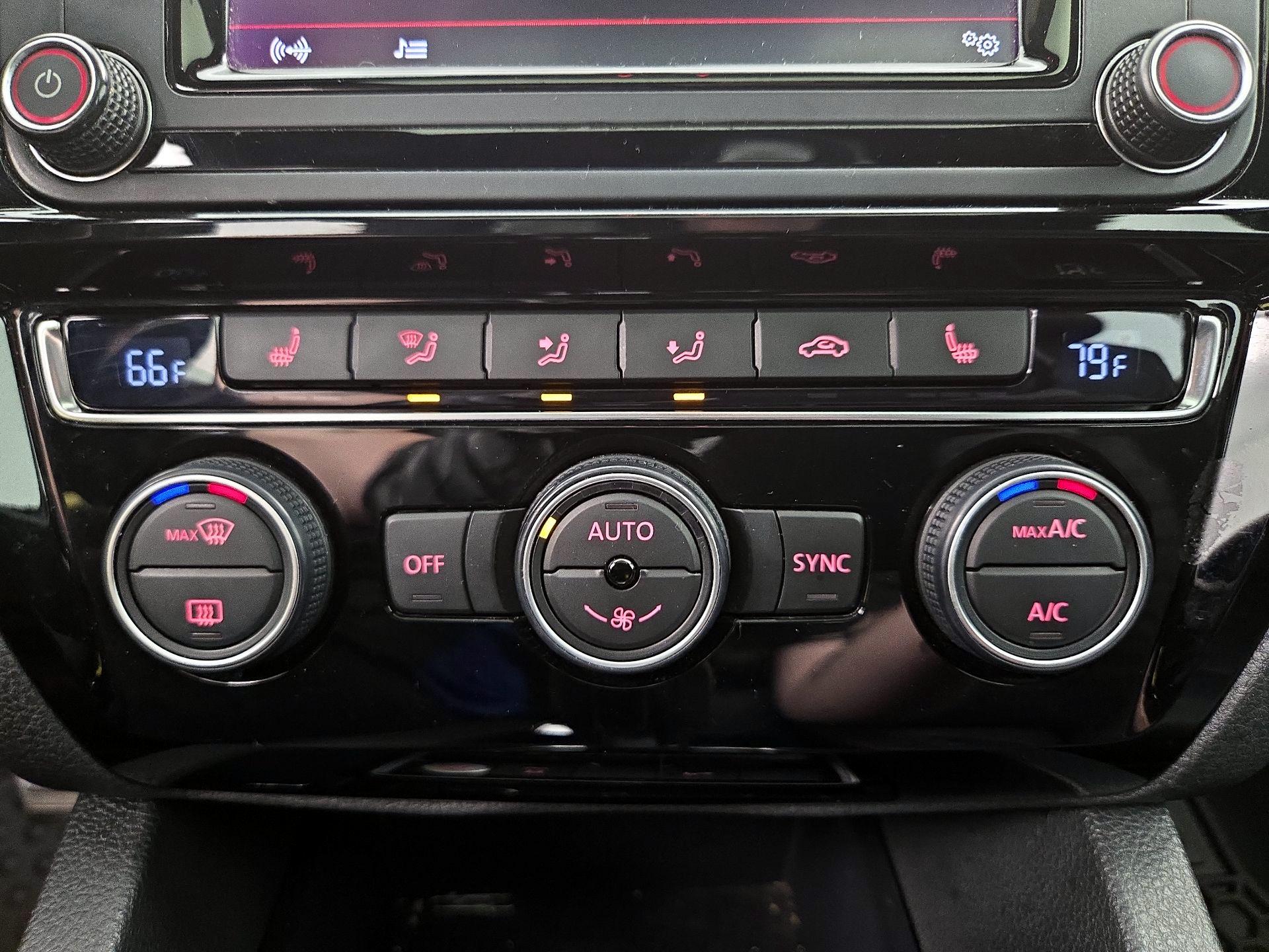 Thumbnail: 2017 Volkswagen Jetta - 17