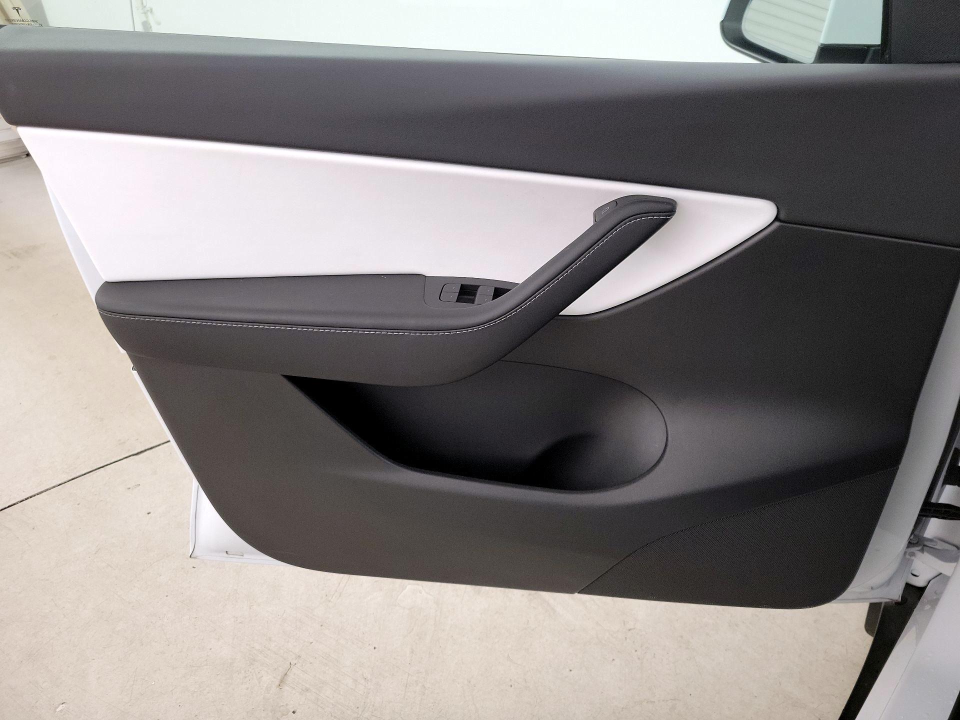 Thumbnail: 2022 Tesla Model Y - 12