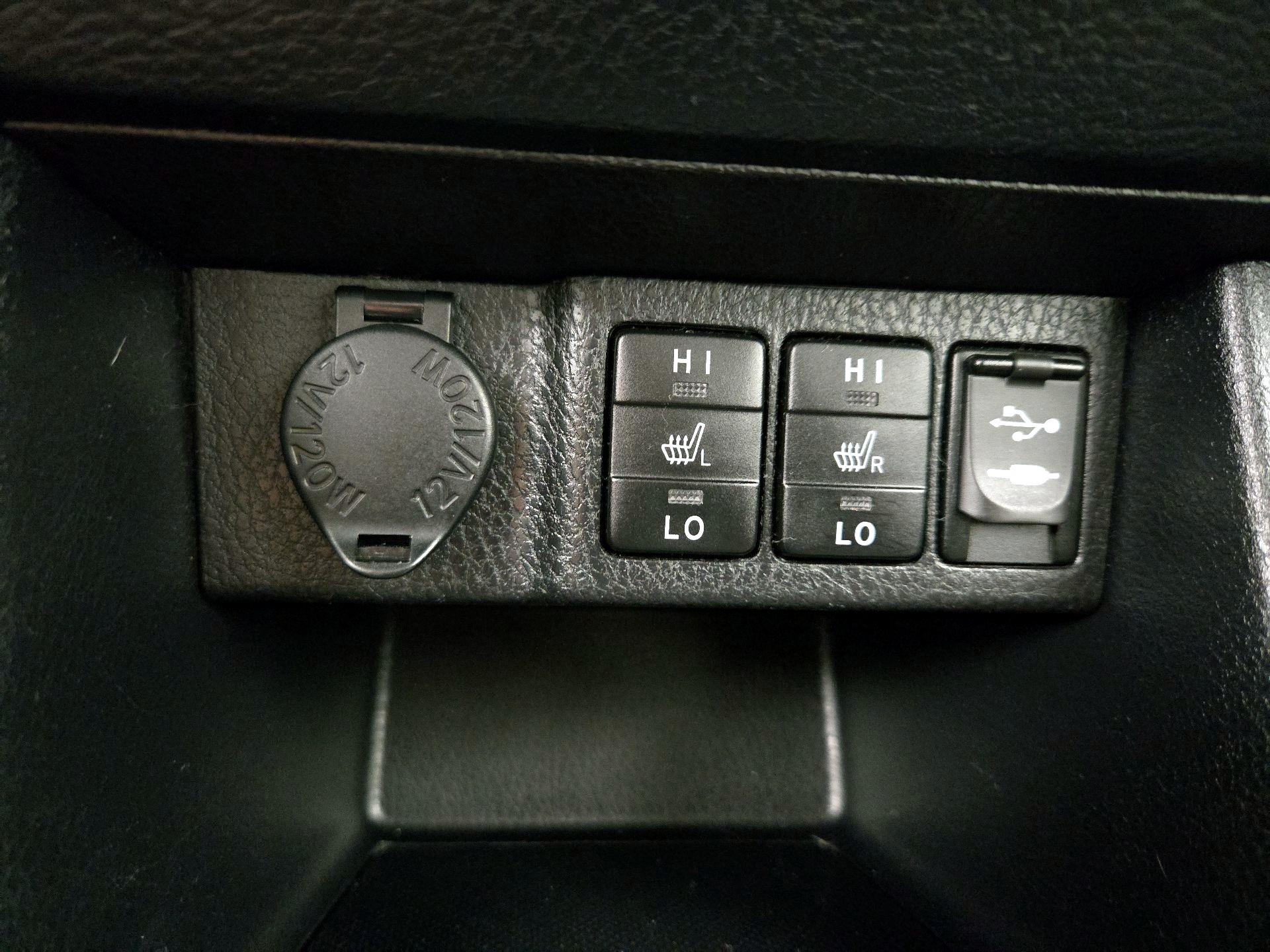 Thumbnail: 2014 Toyota Corolla - 18