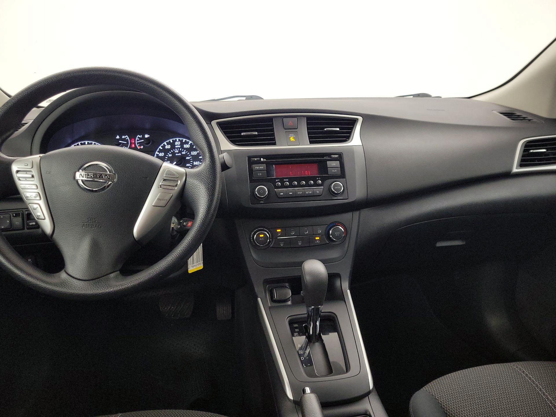 Thumbnail: 2017 Nissan Sentra - 9