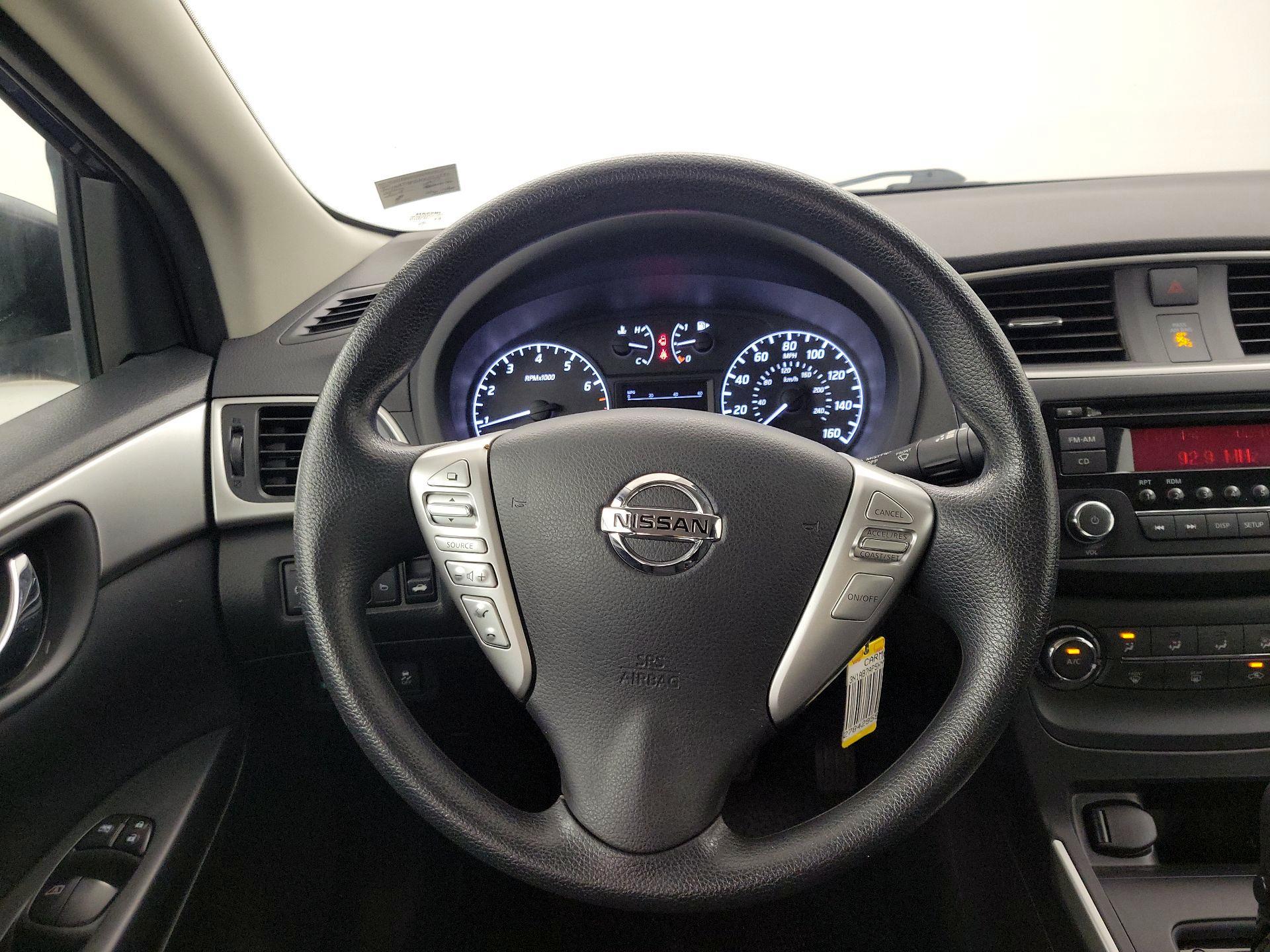 Thumbnail: 2017 Nissan Sentra - 10