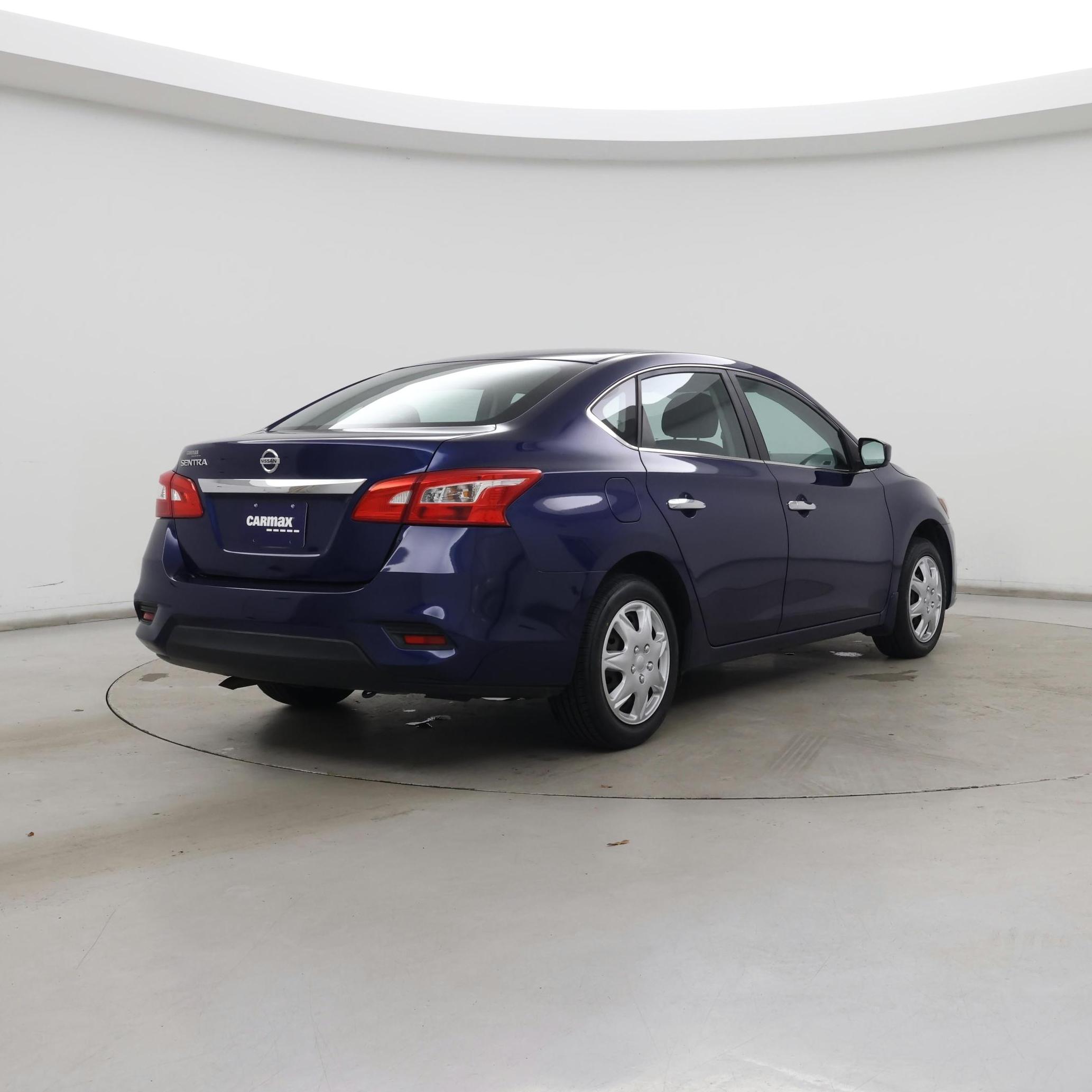 Thumbnail: 2017 Nissan Sentra - 8