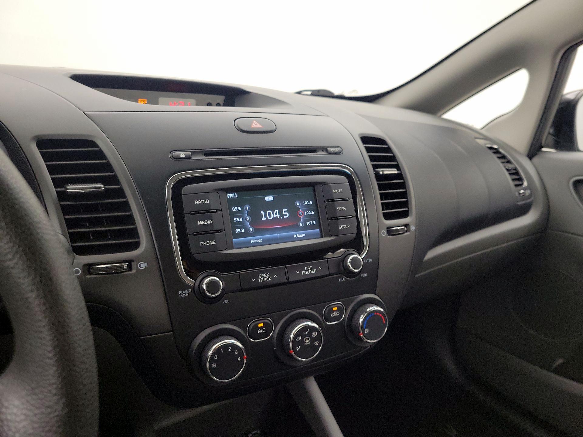 Thumbnail: 2018 Kia Forte - 15