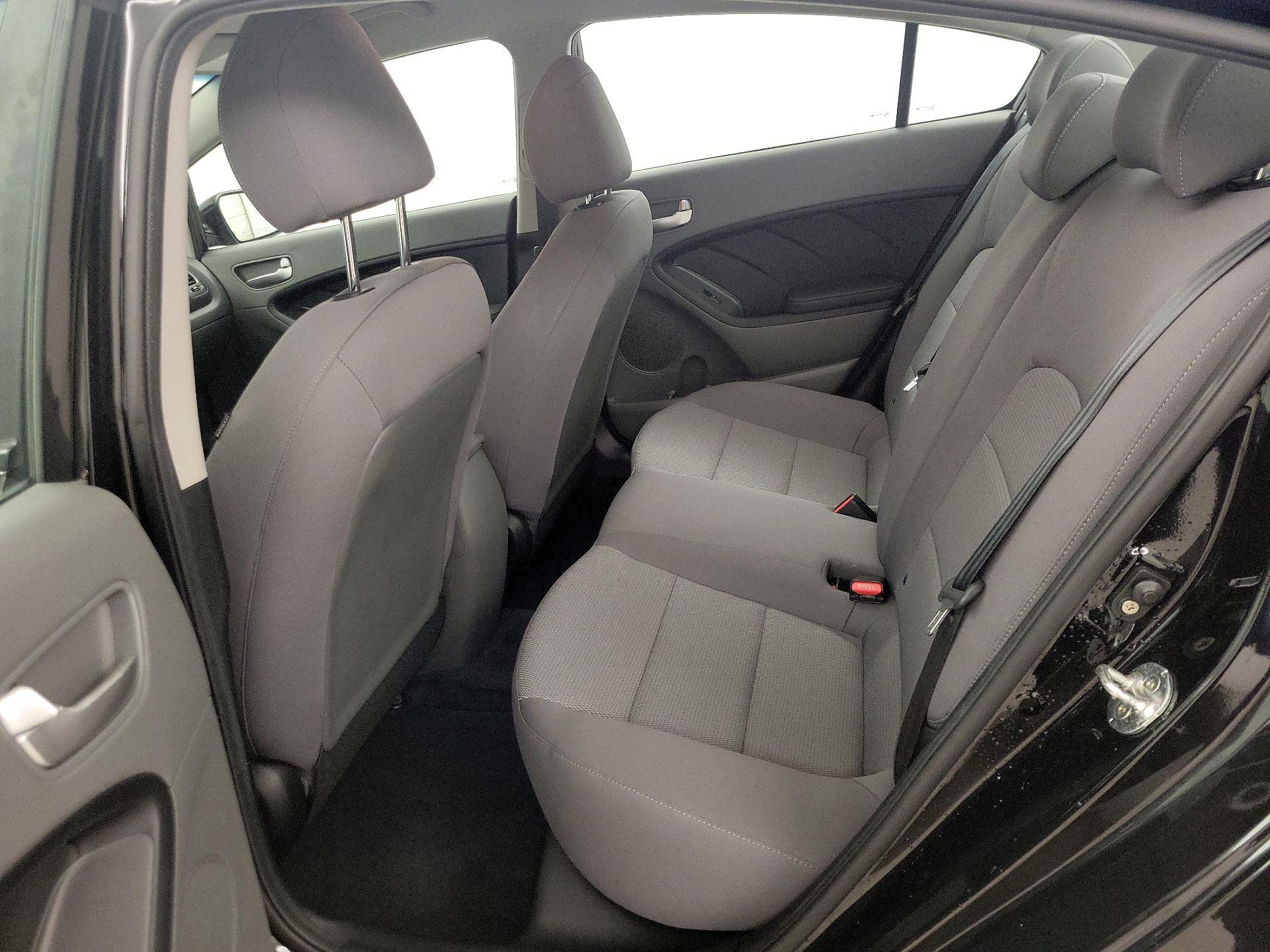 Thumbnail: 2018 Kia Forte - 19