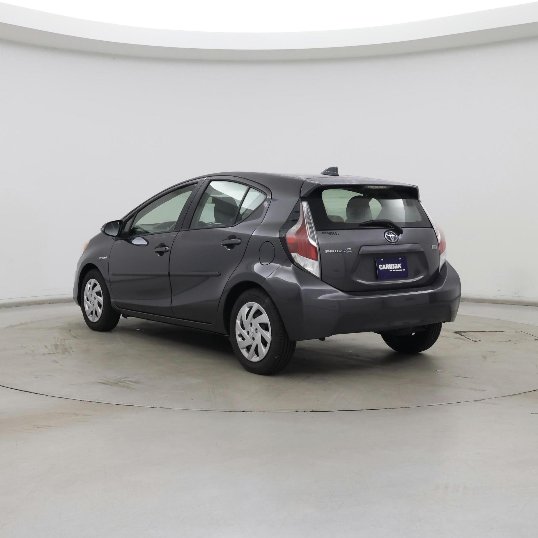 Thumbnail: 2015 Toyota Prius c - 2
