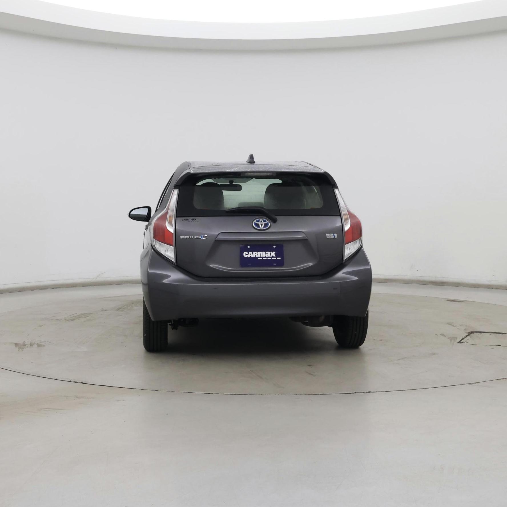 Thumbnail: 2015 Toyota Prius c - 6