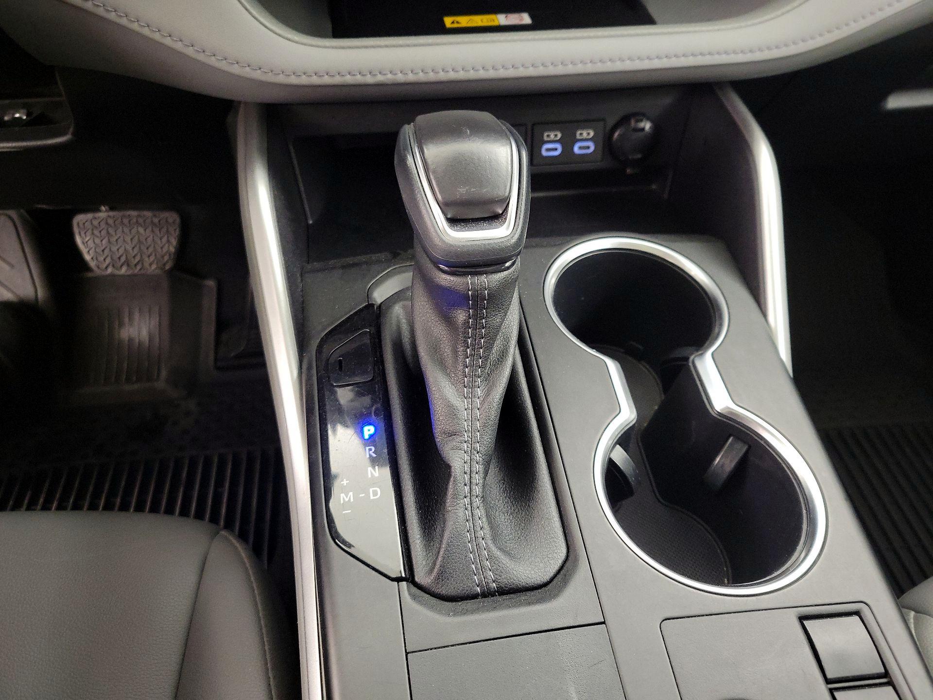 Thumbnail: 2023 Toyota Highlander - 18