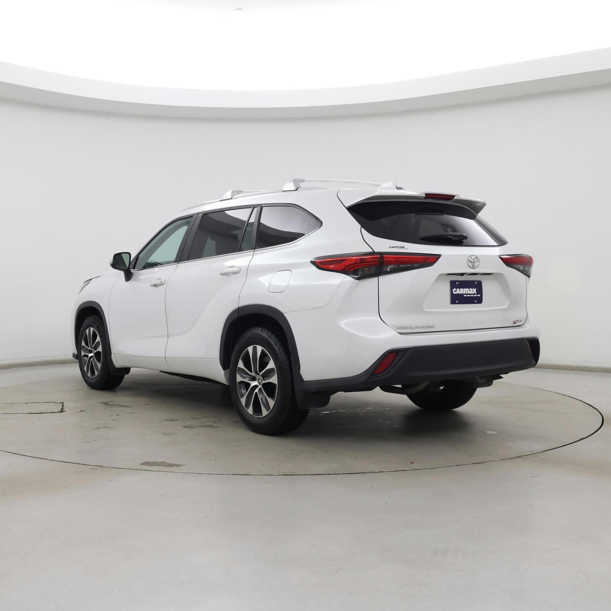 Thumbnail: 2023 Toyota Highlander - 2
