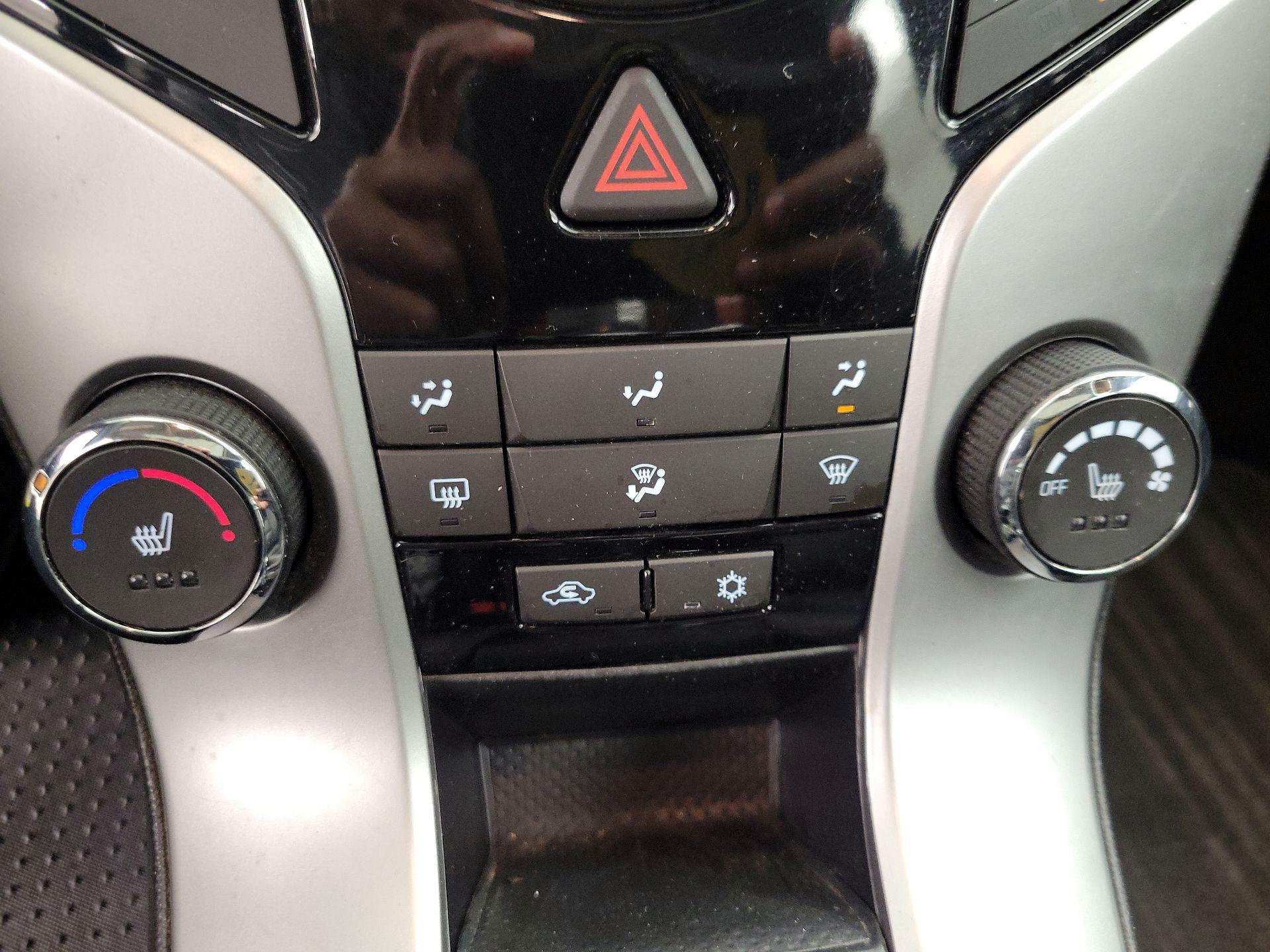 Thumbnail: 2015 Chevrolet Cruze - 16