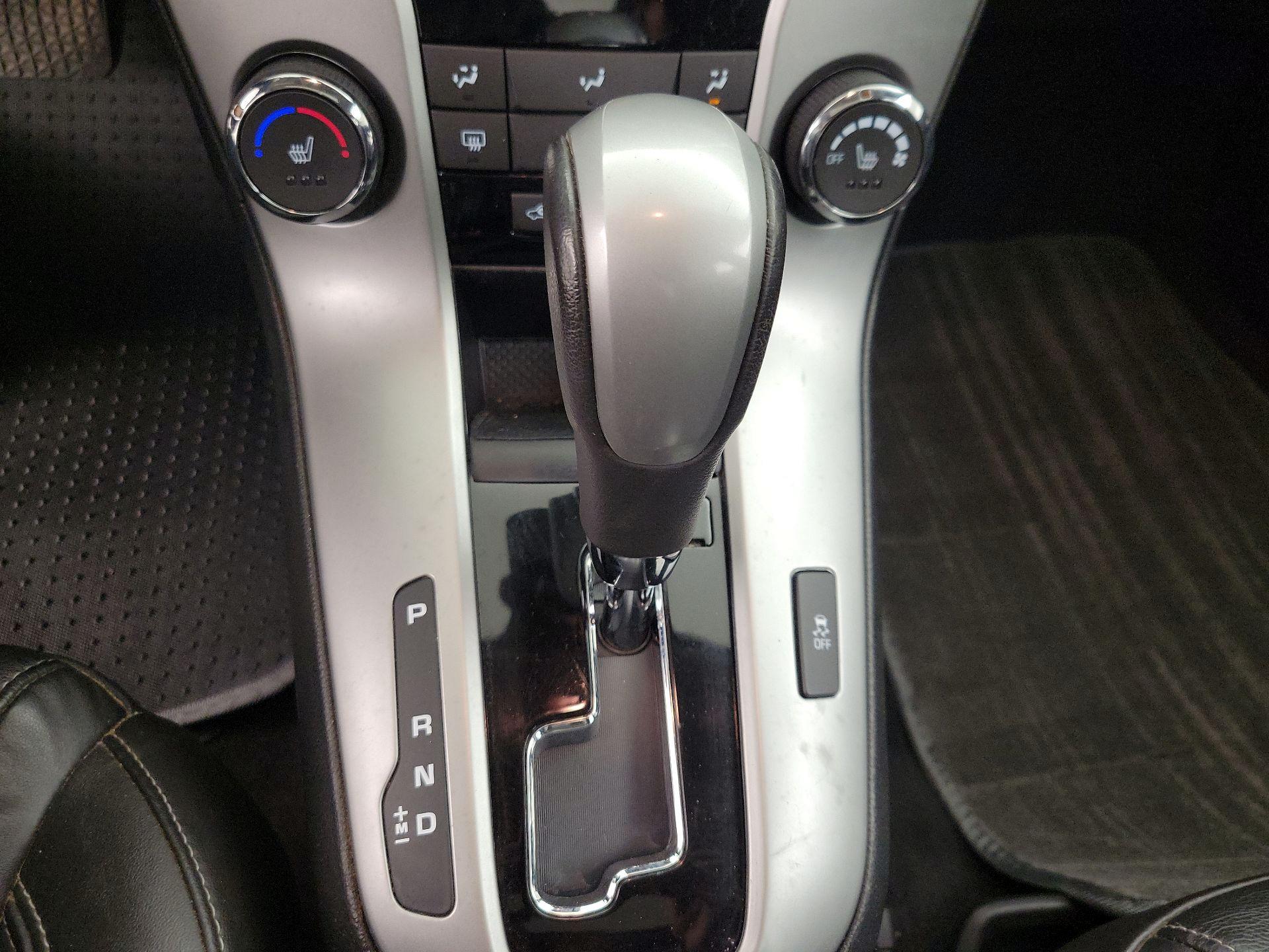 Thumbnail: 2015 Chevrolet Cruze - 17