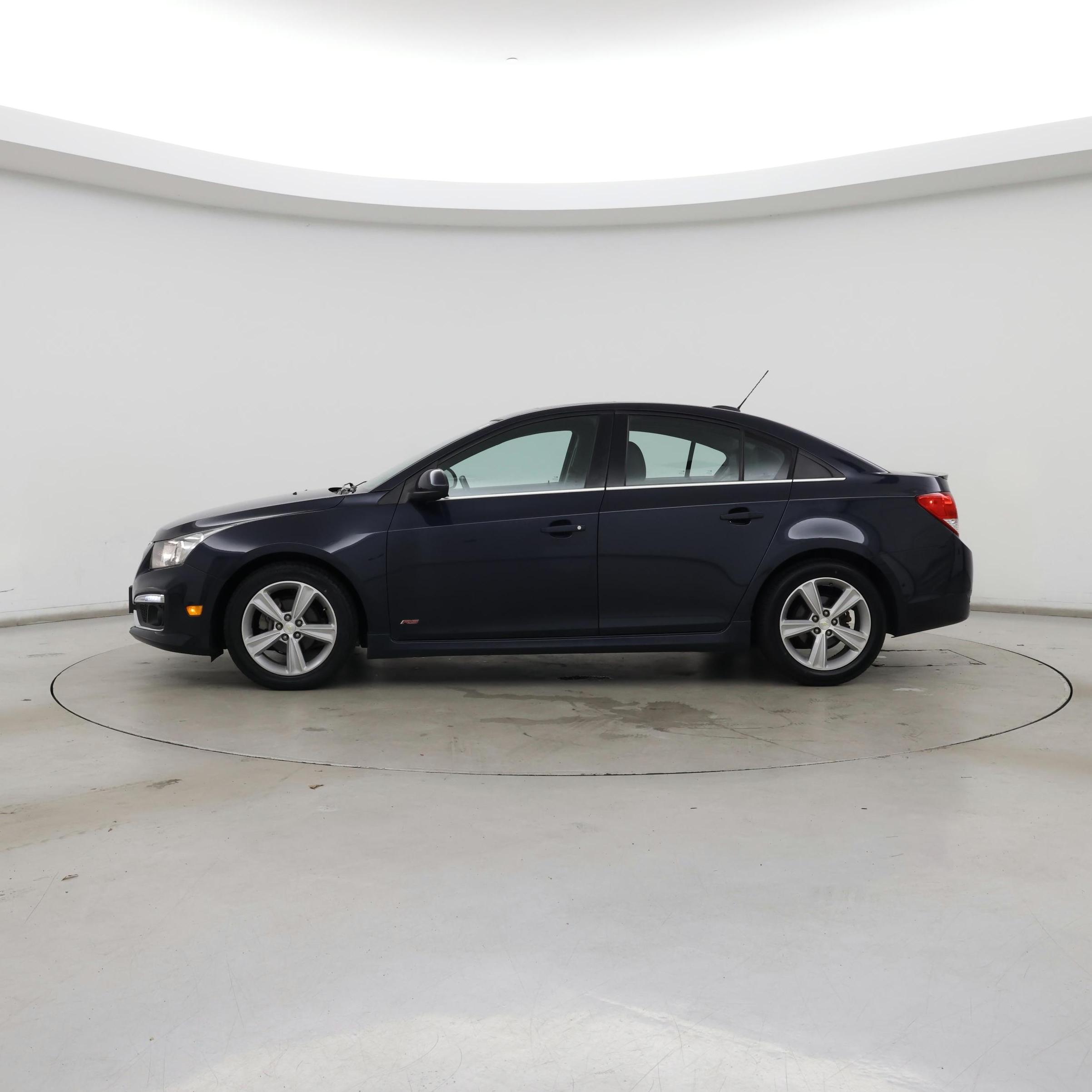 Thumbnail: 2015 Chevrolet Cruze - 3