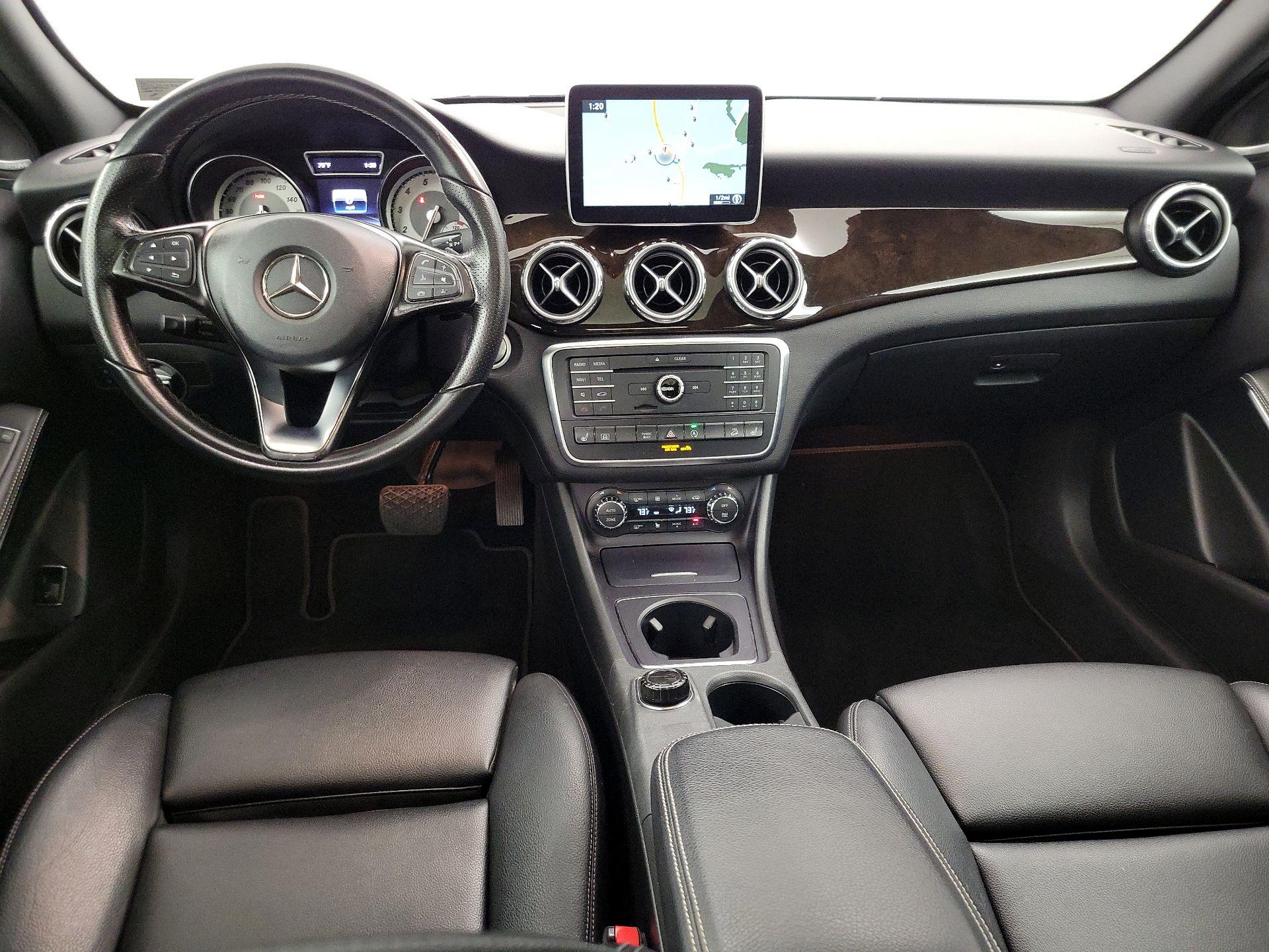 Thumbnail: 2016 Mercedes-Benz GLA - 9