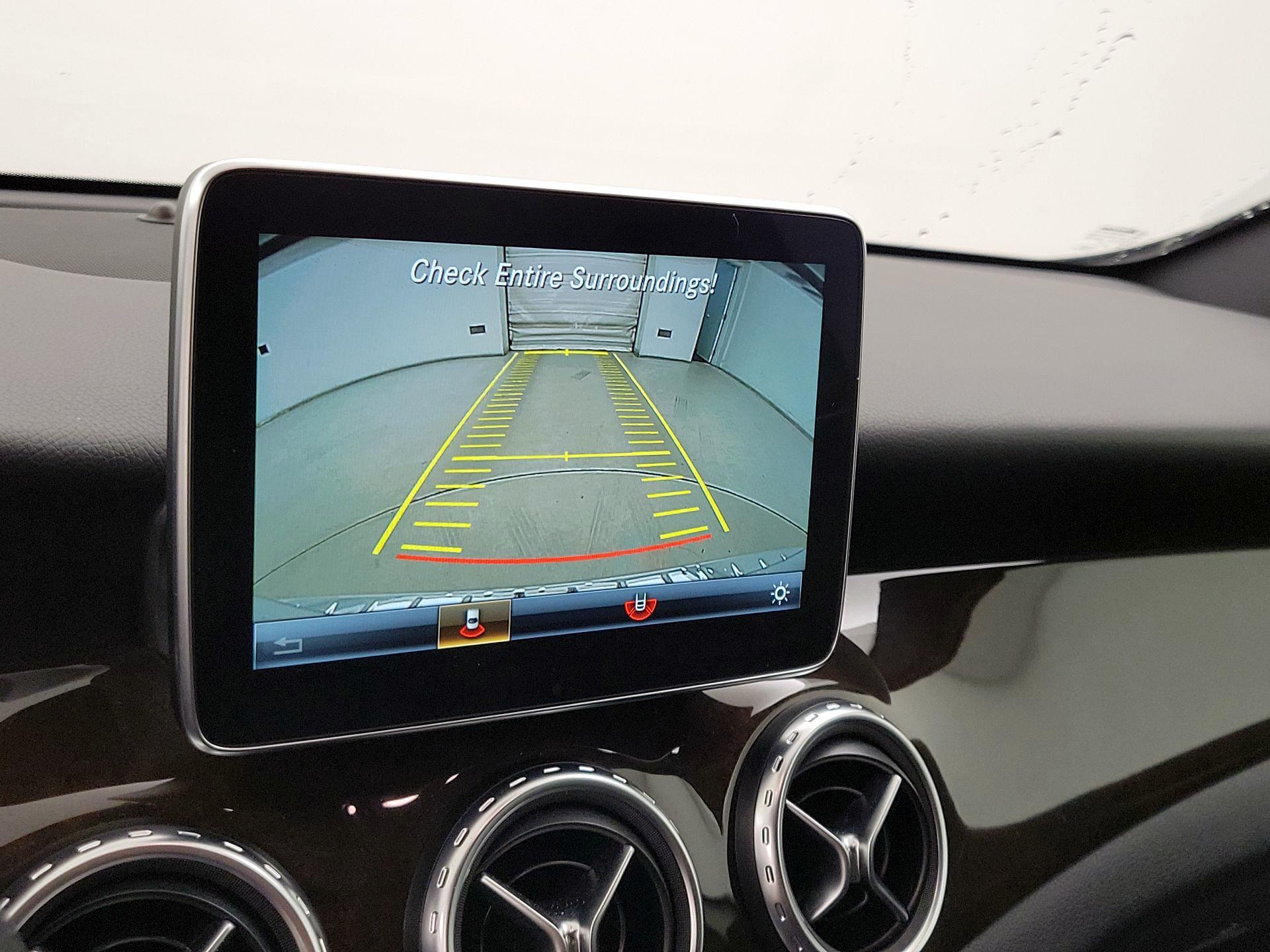 Thumbnail: 2016 Mercedes-Benz GLA - 15