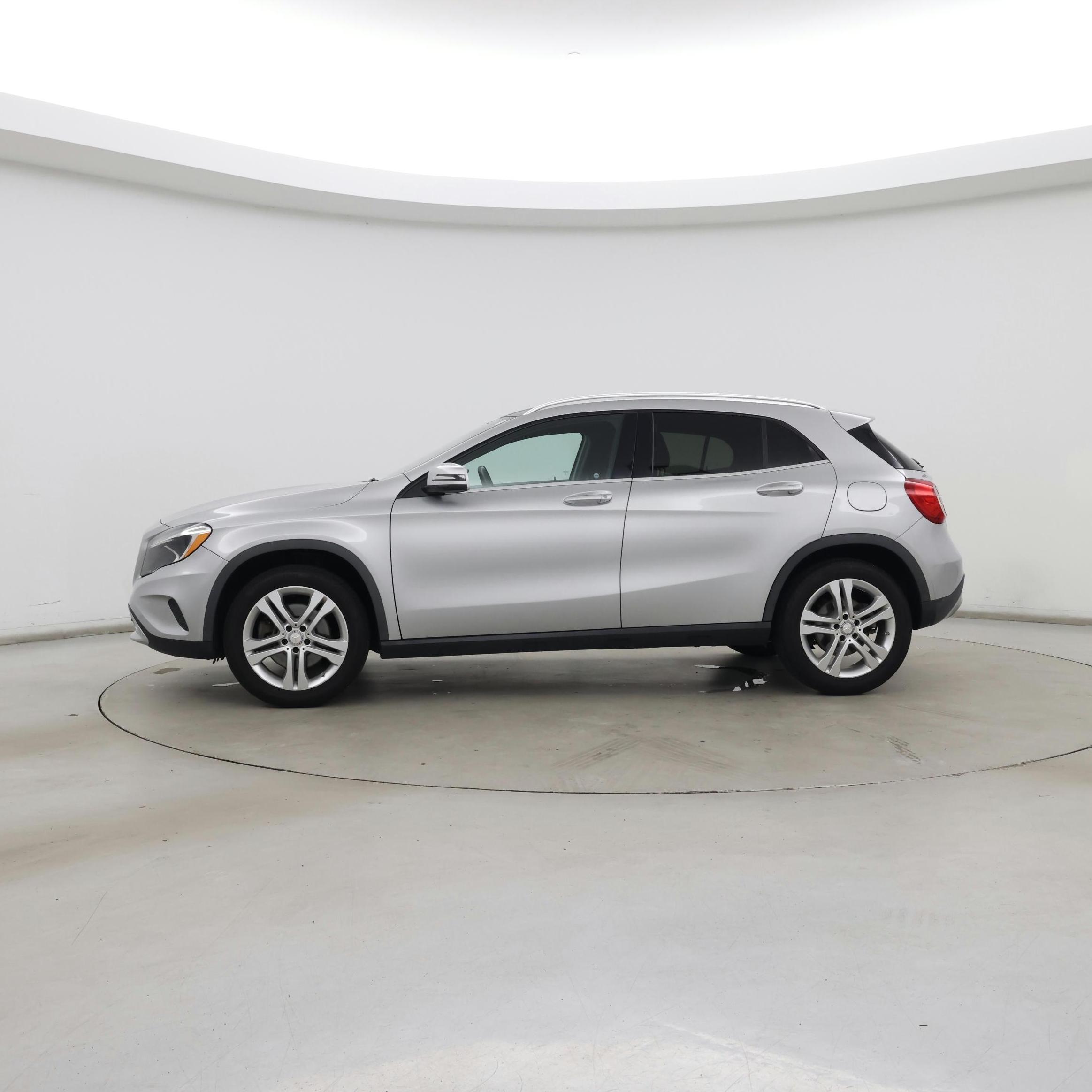 Thumbnail: 2016 Mercedes-Benz GLA - 3