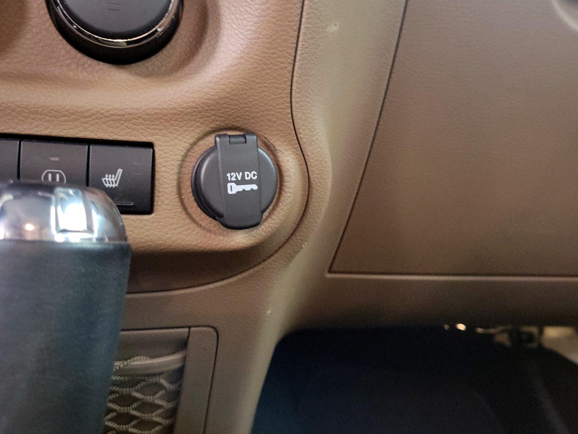 Thumbnail: 2016 Jeep Wrangler - 17