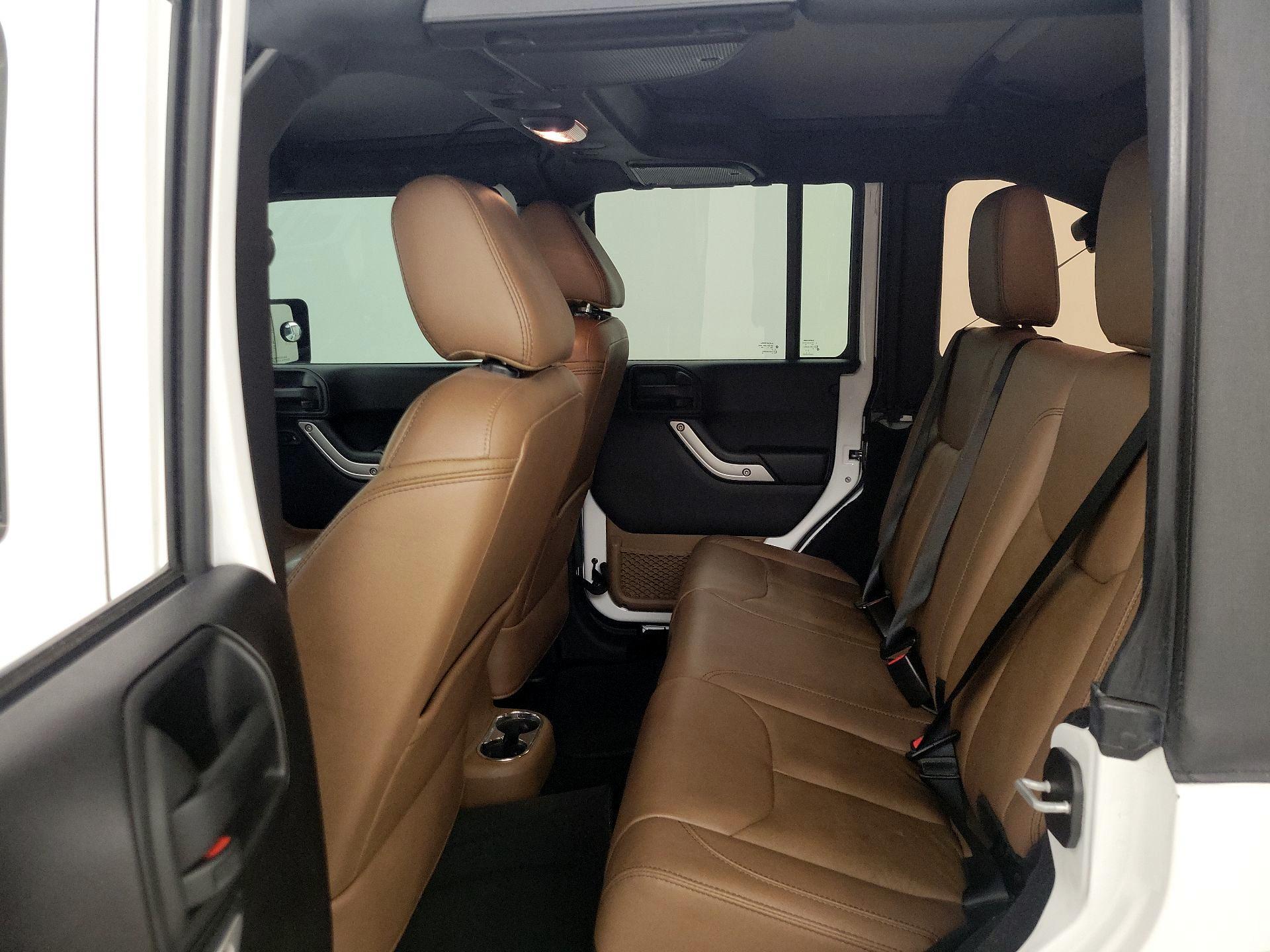 Thumbnail: 2016 Jeep Wrangler - 18
