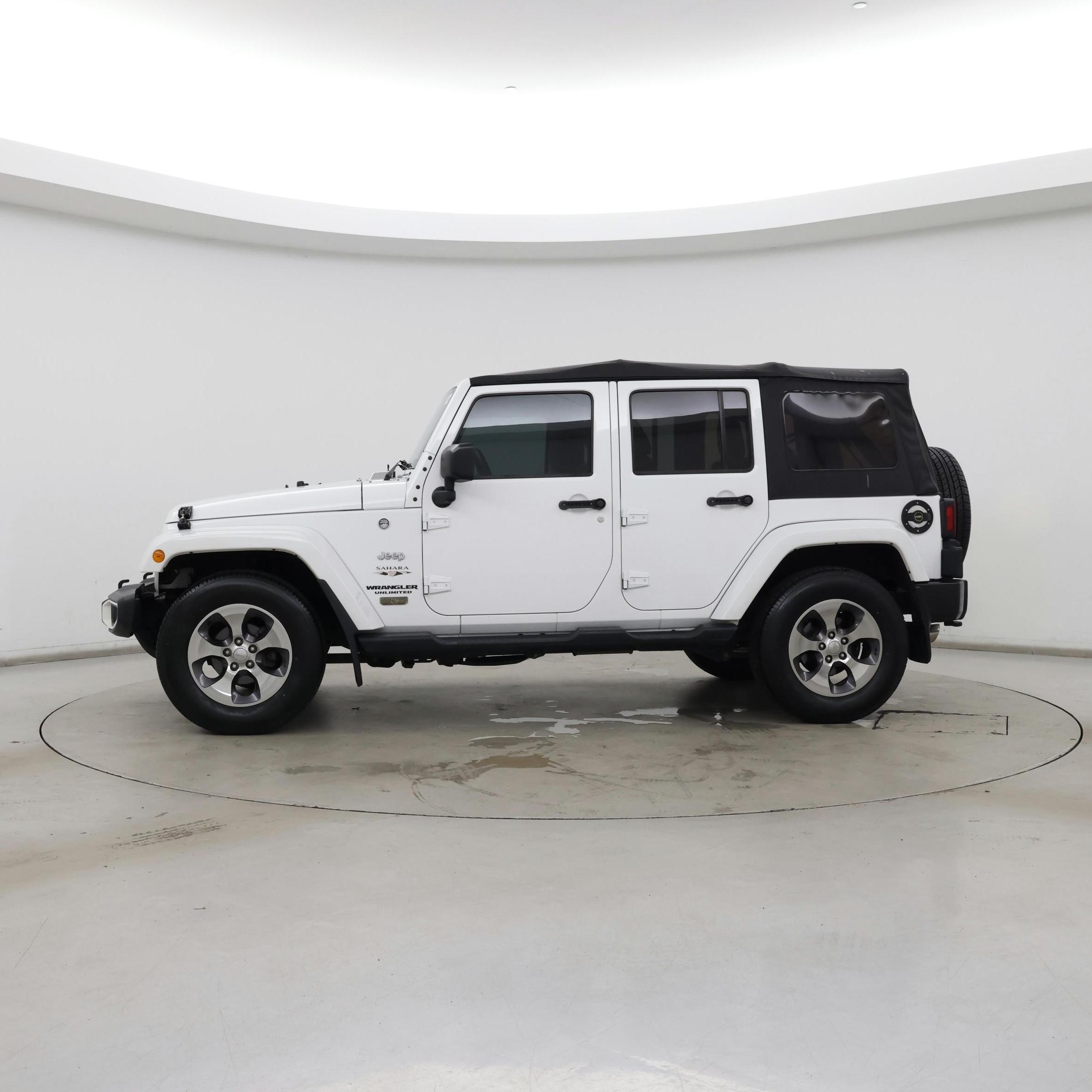 Thumbnail: 2016 Jeep Wrangler - 3
