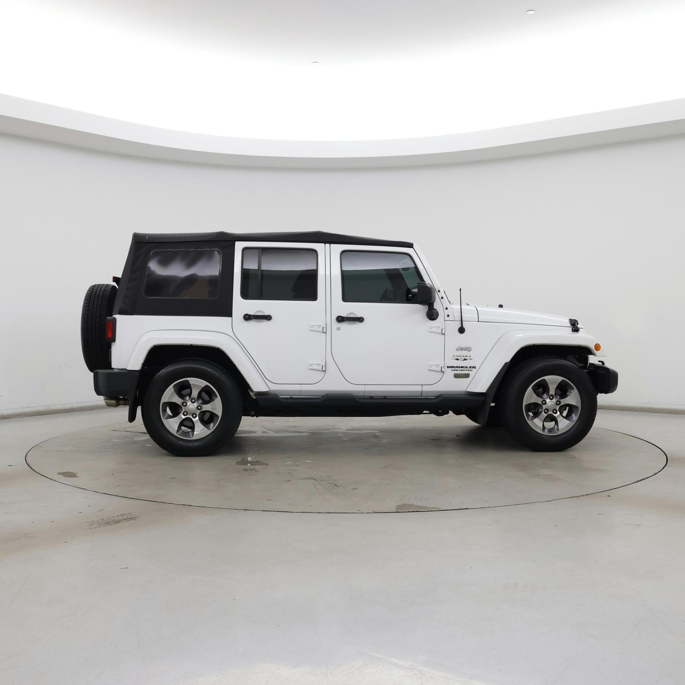 Thumbnail: 2016 Jeep Wrangler - 7