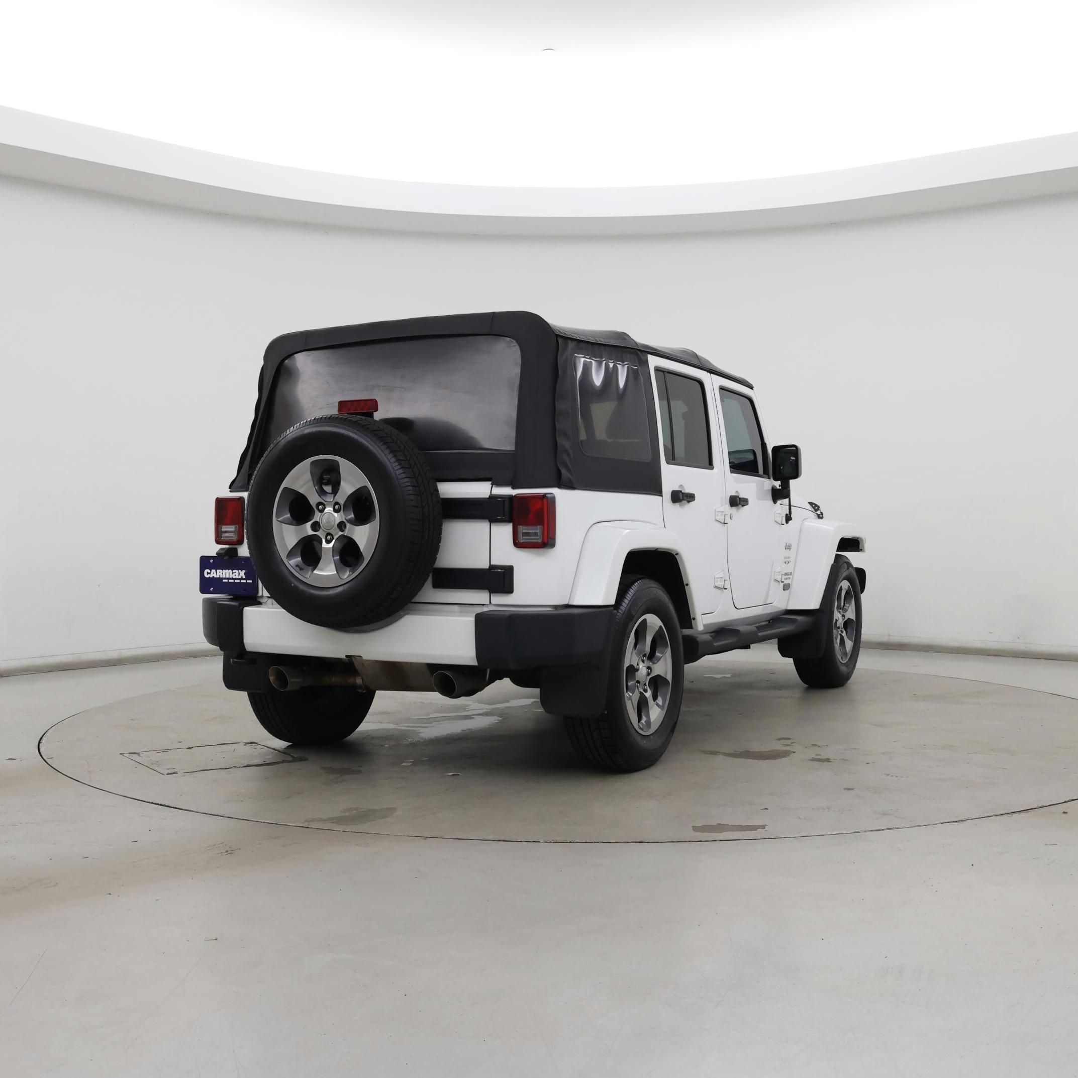 Thumbnail: 2016 Jeep Wrangler - 8