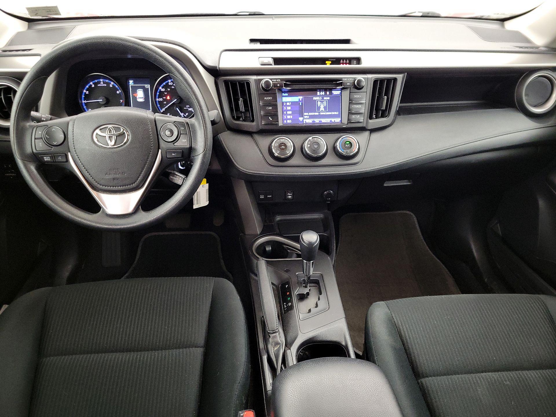 Thumbnail: 2018 Toyota RAV4 - 9