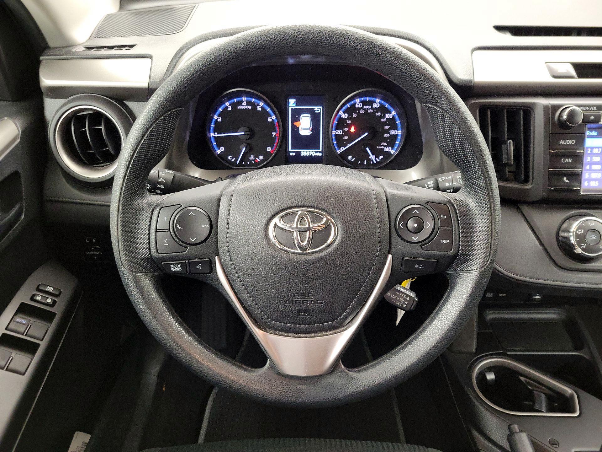 Thumbnail: 2018 Toyota RAV4 - 10