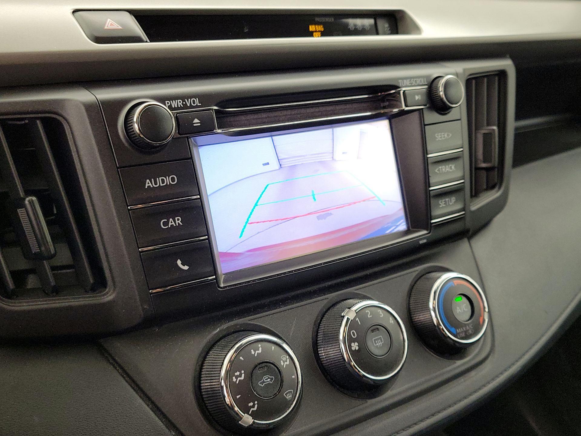 Thumbnail: 2018 Toyota RAV4 - 14