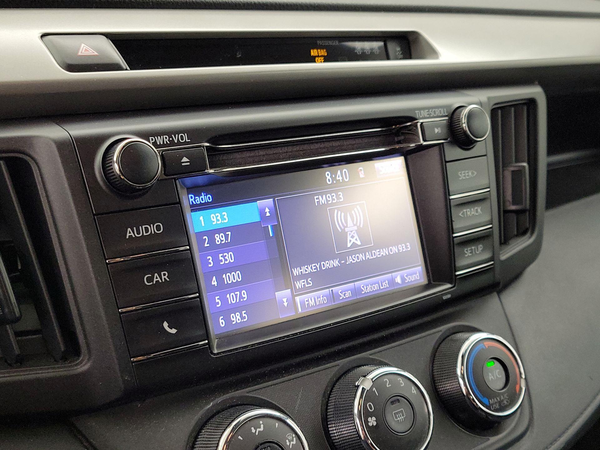 Thumbnail: 2018 Toyota RAV4 - 15