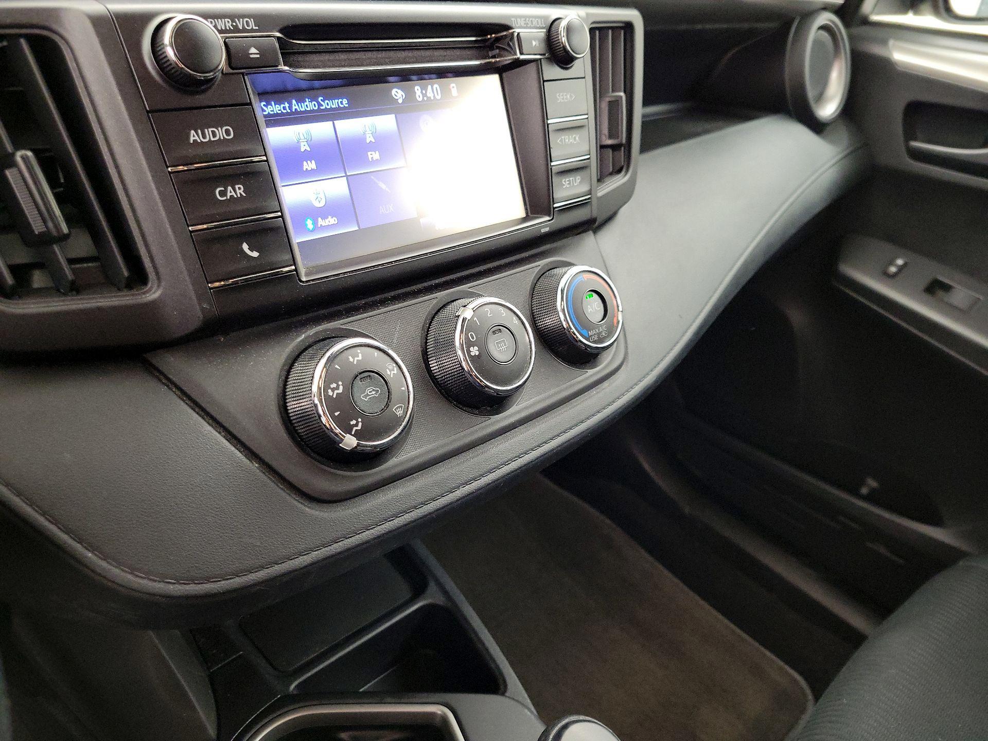 Thumbnail: 2018 Toyota RAV4 - 16