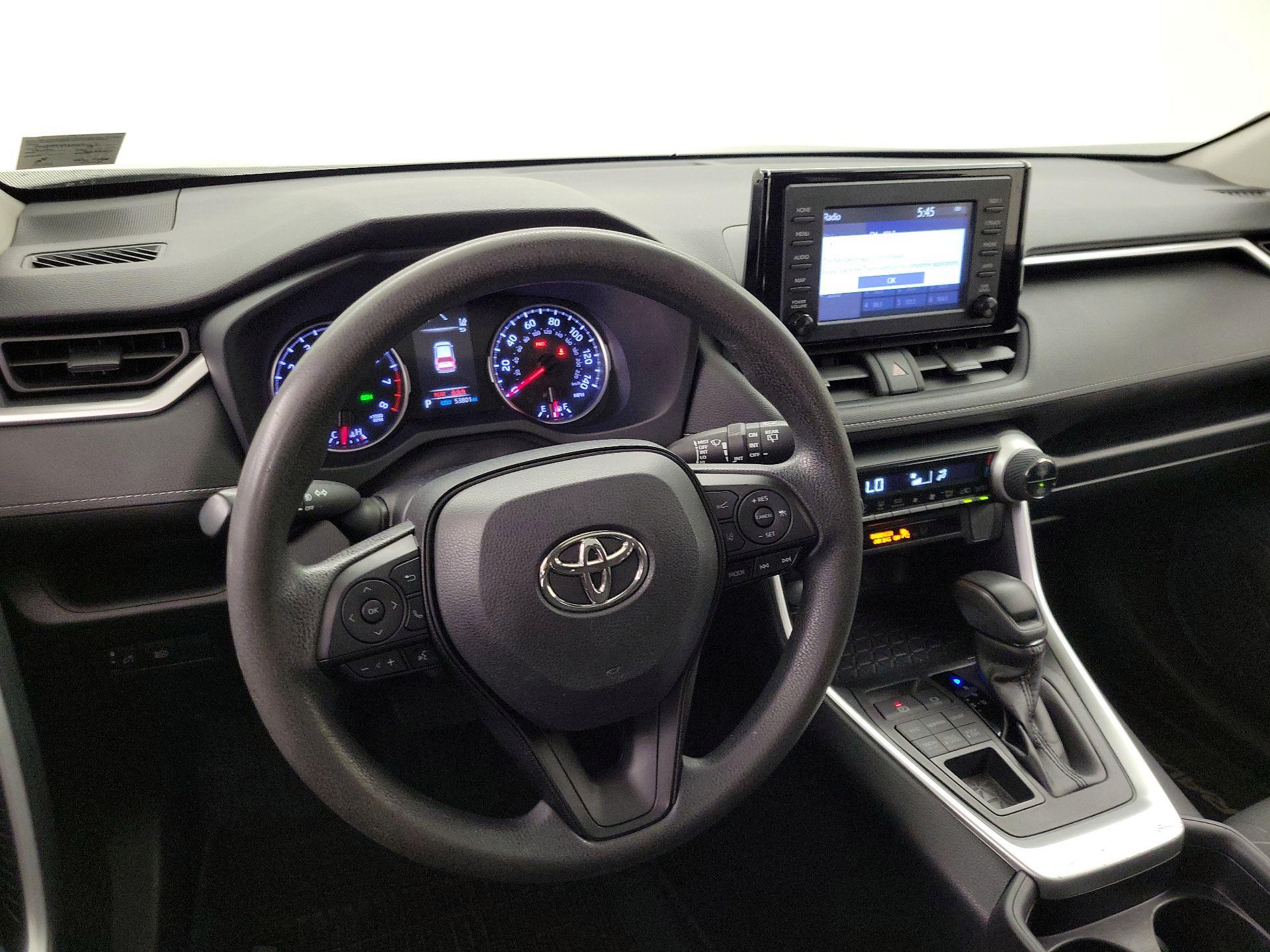 Thumbnail: 2019 Toyota RAV4 - 9