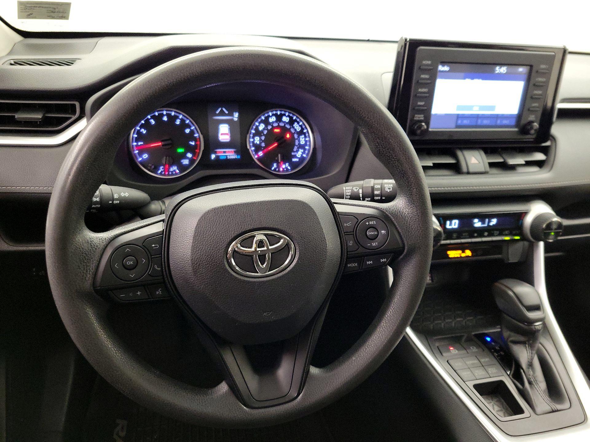 Thumbnail: 2019 Toyota RAV4 - 10