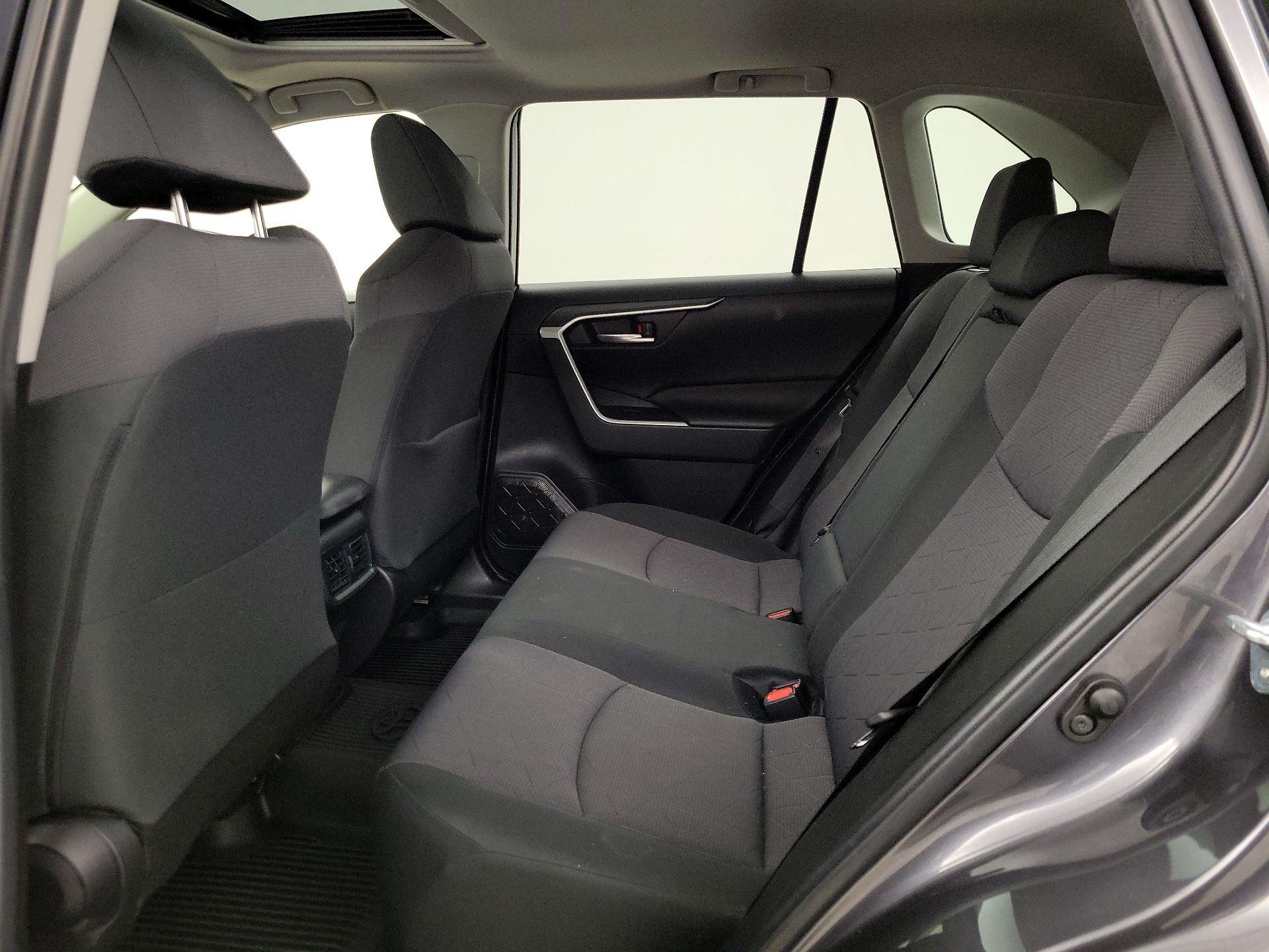 Thumbnail: 2019 Toyota RAV4 - 20