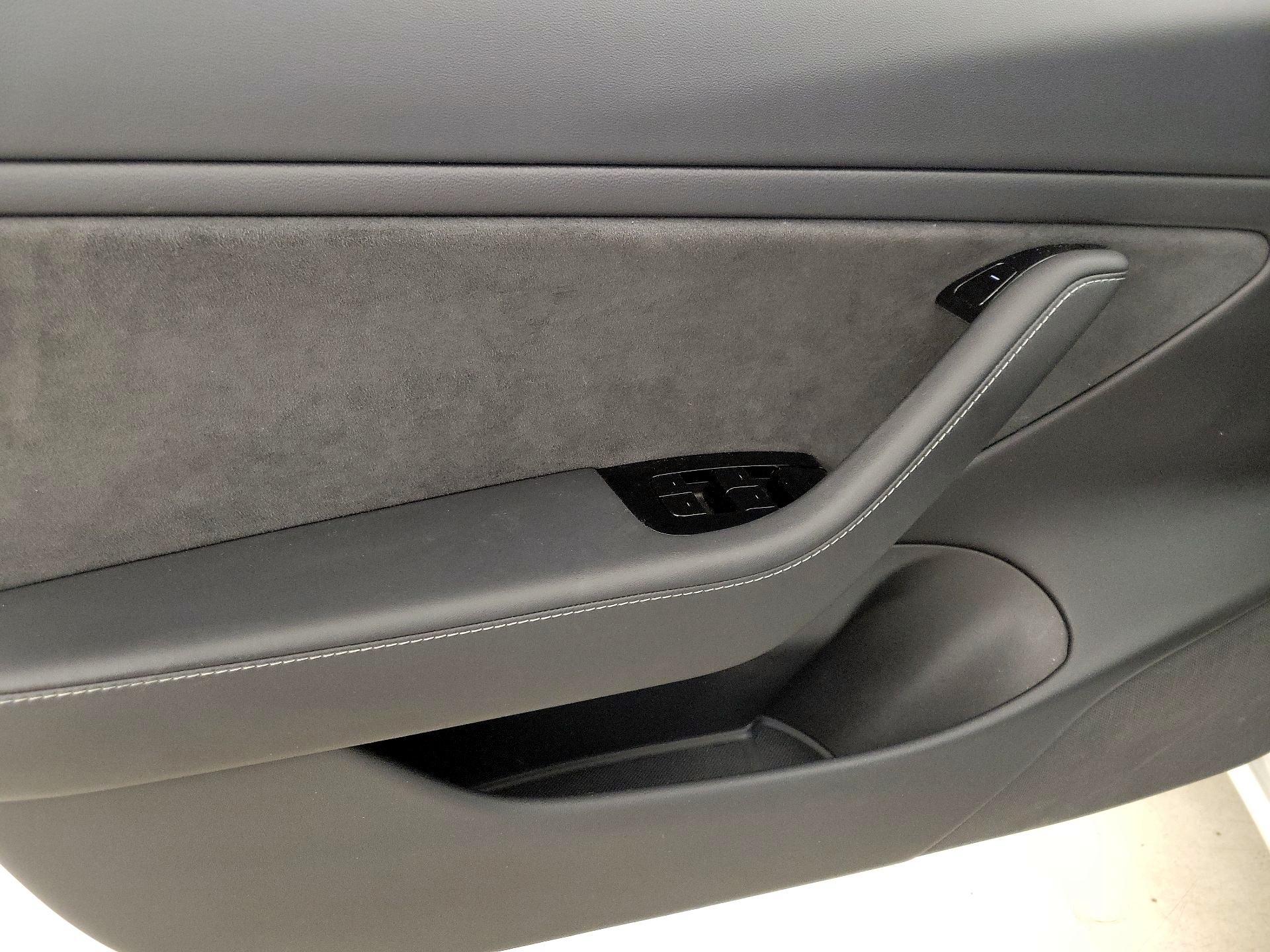Thumbnail: 2020 Tesla Model 3 - 12