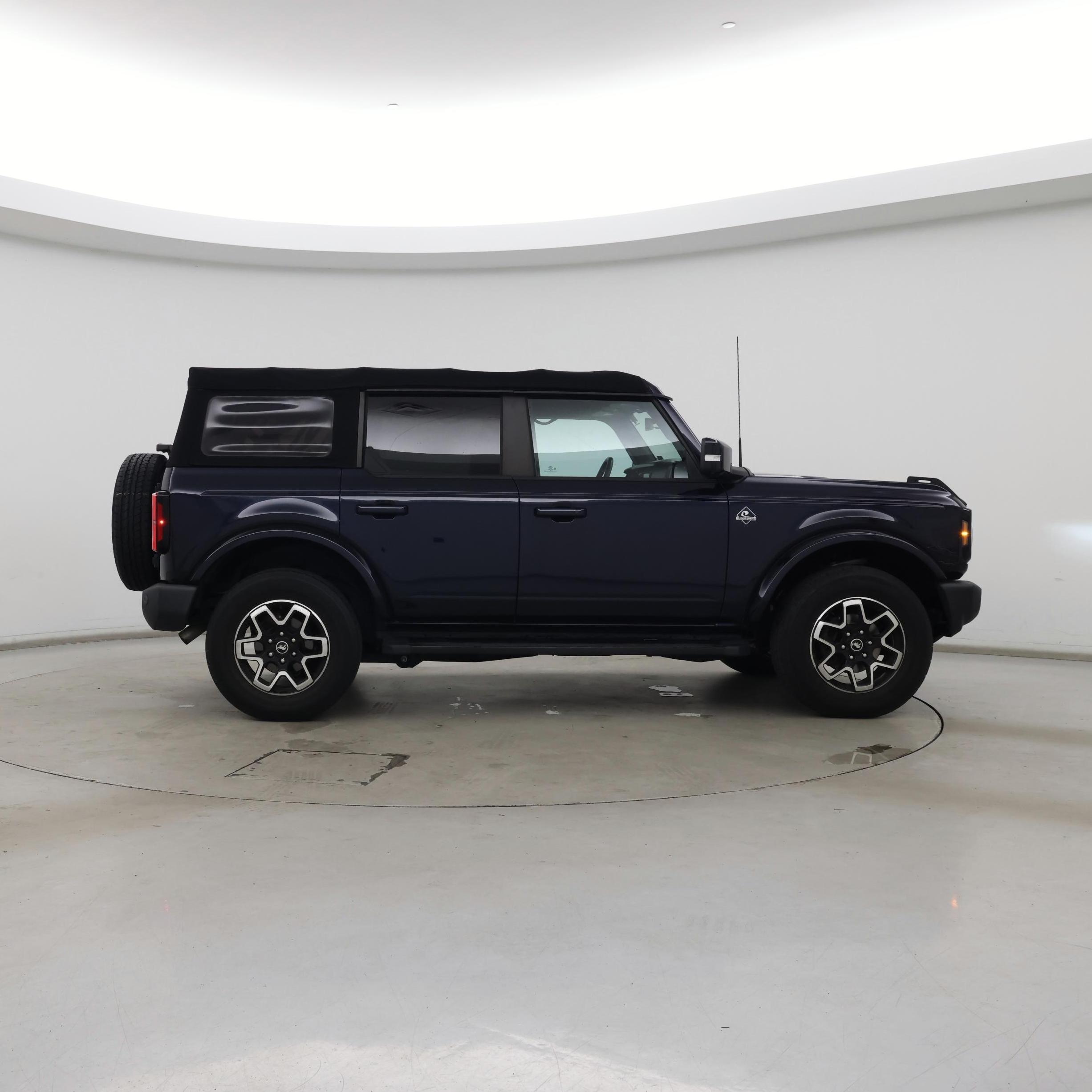 Thumbnail: 2021 Ford Bronco - 7