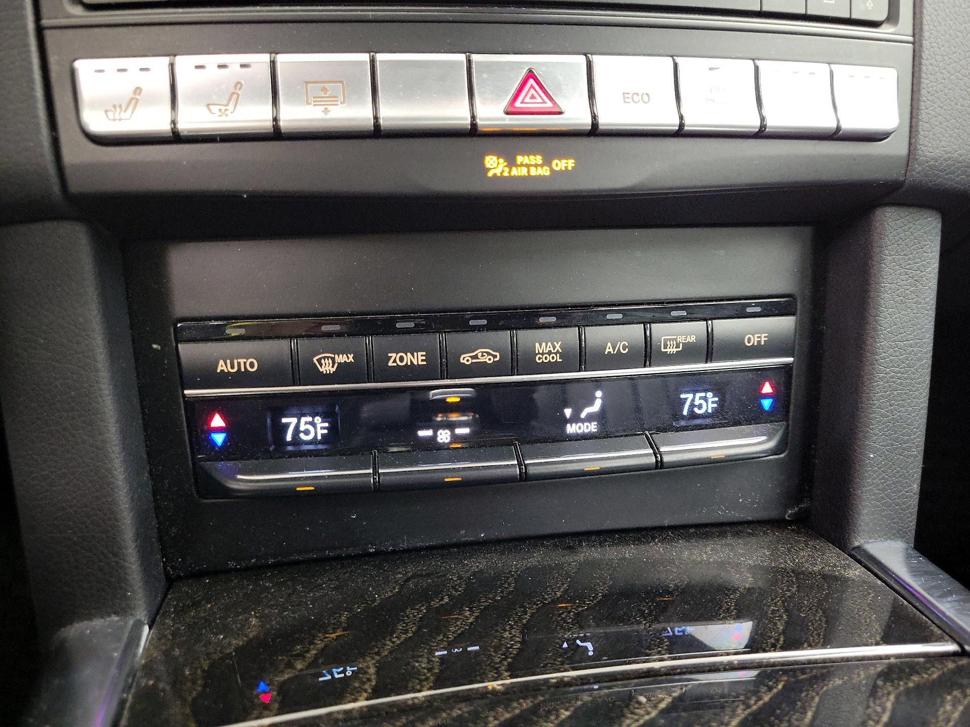 Thumbnail: 2016 Mercedes-Benz E-Class - 17