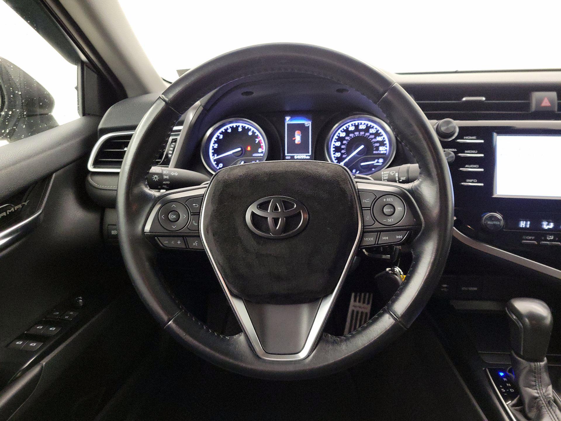 Thumbnail: 2018 Toyota Camry - 10